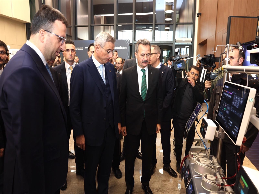 ASELSAN'ın Sağlık Teknolojilerindeki Yerli Üretim Öyküsü: Mobil Dijital Röntgen ve Entegre Sağlık Çözümleri