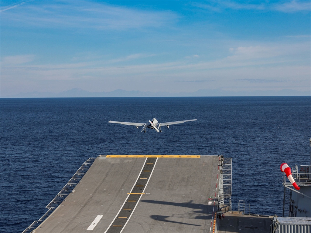 TCG Anadolu Üzerinden Bayraktar TB3 SİHA Testleri: Kıta Sınırını Aşan İnsansız Sistem Entegrasyonu