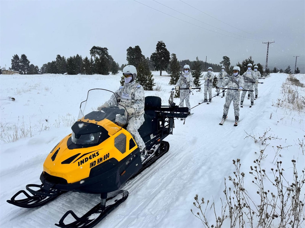 Derin Kar ve Soğuk Hava Koşullarında Muharebe Eğitimi: 9. Komando Tugayı ile 10. Komando Tugayının Başarıyla Uyguladığı Operasyonel Hazırlık