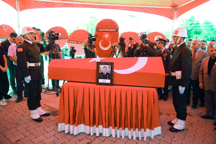 Pençe-Kilit Harekatında Şehit Düşen Uzman Çavuş Kani Obi’nin Cenazesi Korgan’da Toprağa Verildi