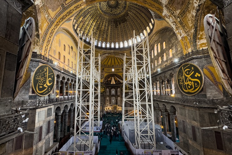 Ayasofya Kubbe Güçlendirme: Vinçler, Geotekstil ve Geçici Çelik Konstrüksiyon ile Hayata Geçiriliyor