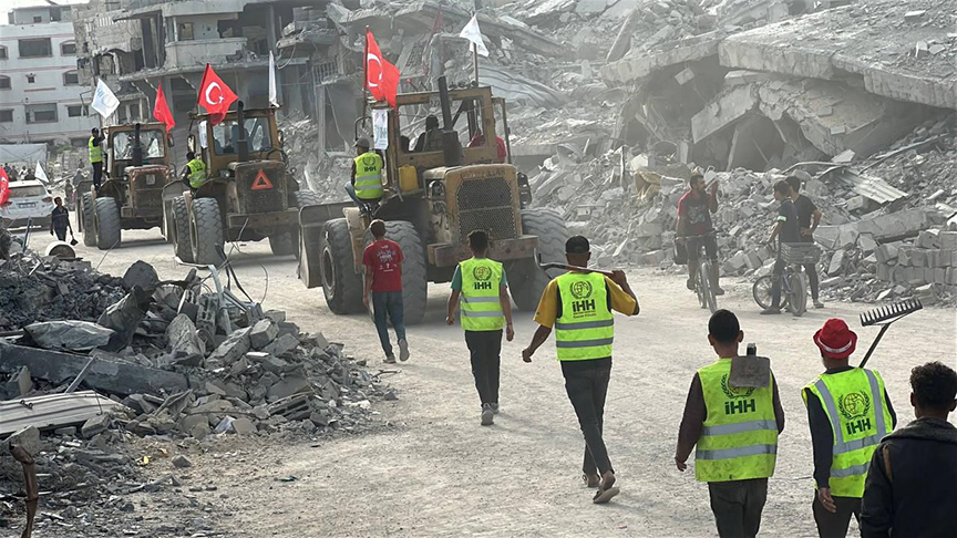 Gazze'de Vakıf Faaliyetleri: Çevre Temizliği ve Altyapı Yeniden İşlevlendirme
