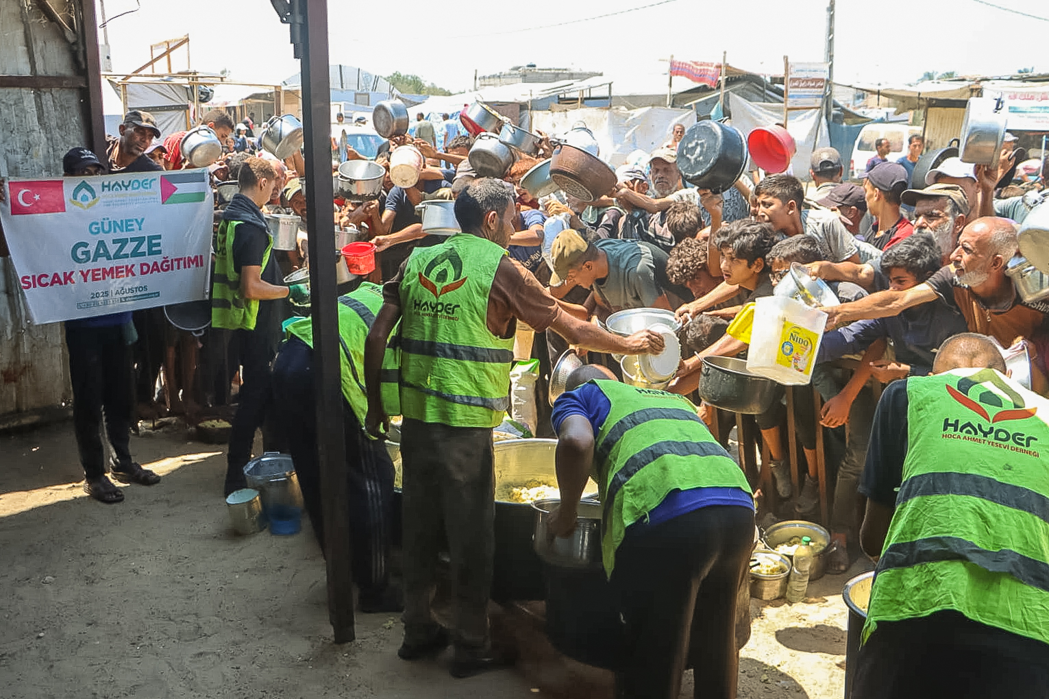 2025_Agustos_Gazze_Sicak_Yemek_Dagitimi_3