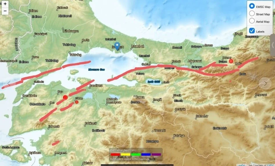 Silivri açıklarında 23 Nisan'da gerçekleşen 6.2 büyüklüğündeki deprem, İstanbul genelinde büyük bir paniğe neden oldu. Bu deprem öncesinde, yer bilimci Prof. Dr. Şener Üşümezsoy tarafından yapılan detaylı uyarılar ve tahminler gündeme bomba gibi düştü. Üşümezsoy, Ekol TV yayınında yaptığı açıklamalarda, KİMSE SİLİVRİ'DE DEPREM OLACAK DEMEMİŞKEN BEN UYARDIM diyerek, önemli bir farkındalık yarattı.