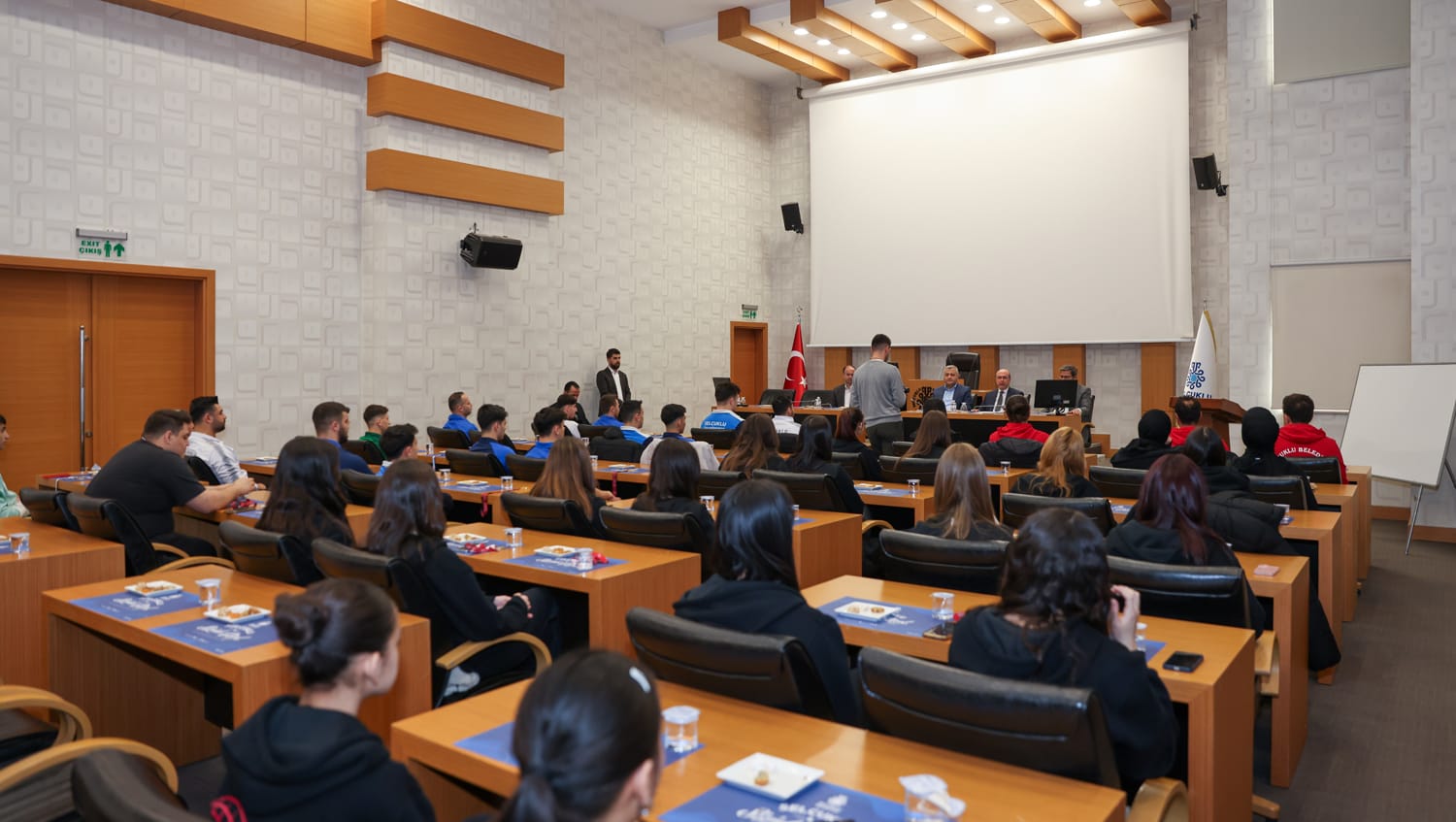 2e55ac00-218e-43a4-90ea-5f97daaaa7aa