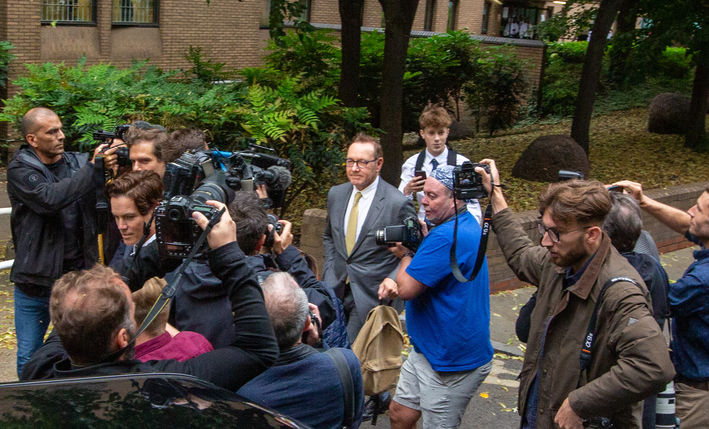 Spacey Röportajı: Evsiz Olduğu İddialarının Ardında Yatan Gerçekler ve Yanıtlar