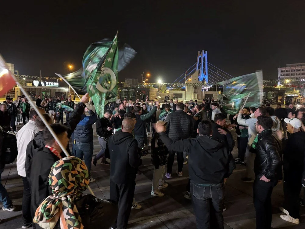 4IXnYaUTmUOvKsYsIzN7iw