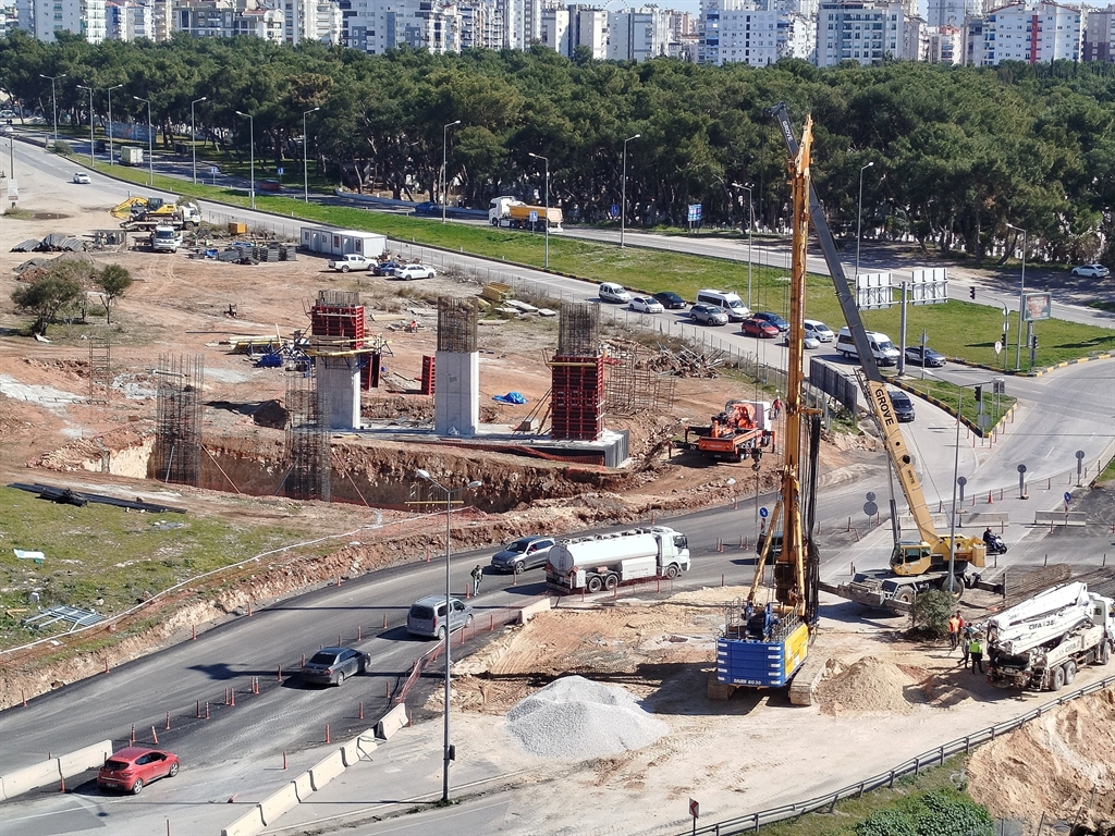 Antalya Trafiğini Rahatlatacak Kavşak Projeleri Başladı