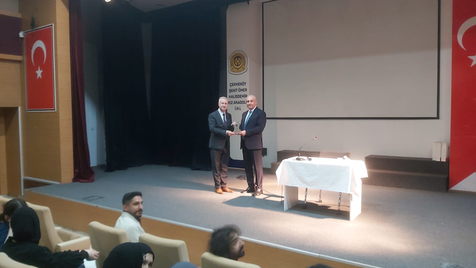 65d275e8-cae6-4d33-a44b-9f5ff3ff4b7c