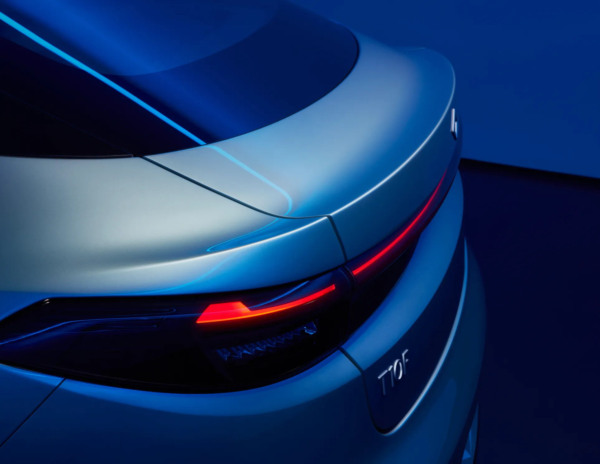 6714ef2b017ceb2f8ea7dfc4_T10F-Performance-Back-Image