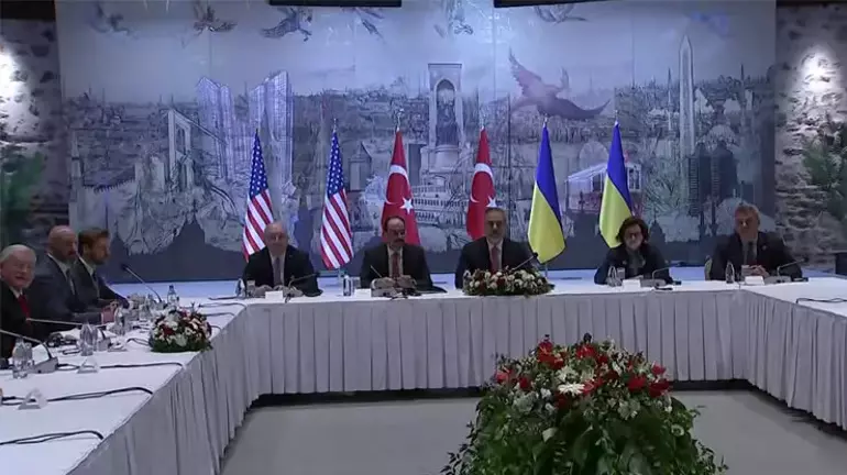 İstanbul'da Diplomatik Çaba ve Barış Arayışları