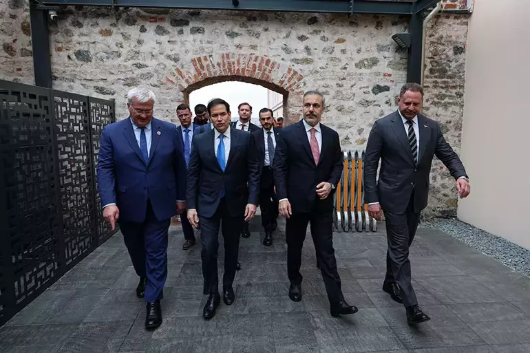 Gelişmiş Diplomatik Süreç ve Uluslararası Liderlerin Görüşleri
