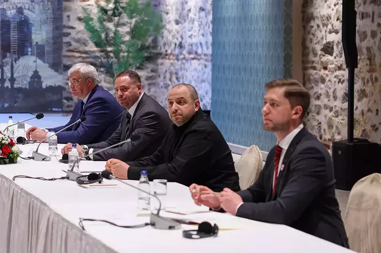 Ukrayna Liderinden Barış ve Ateşkes Çağrısı