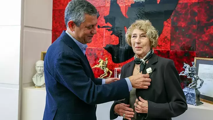 68e3b9c0a322c59cc783f1f4