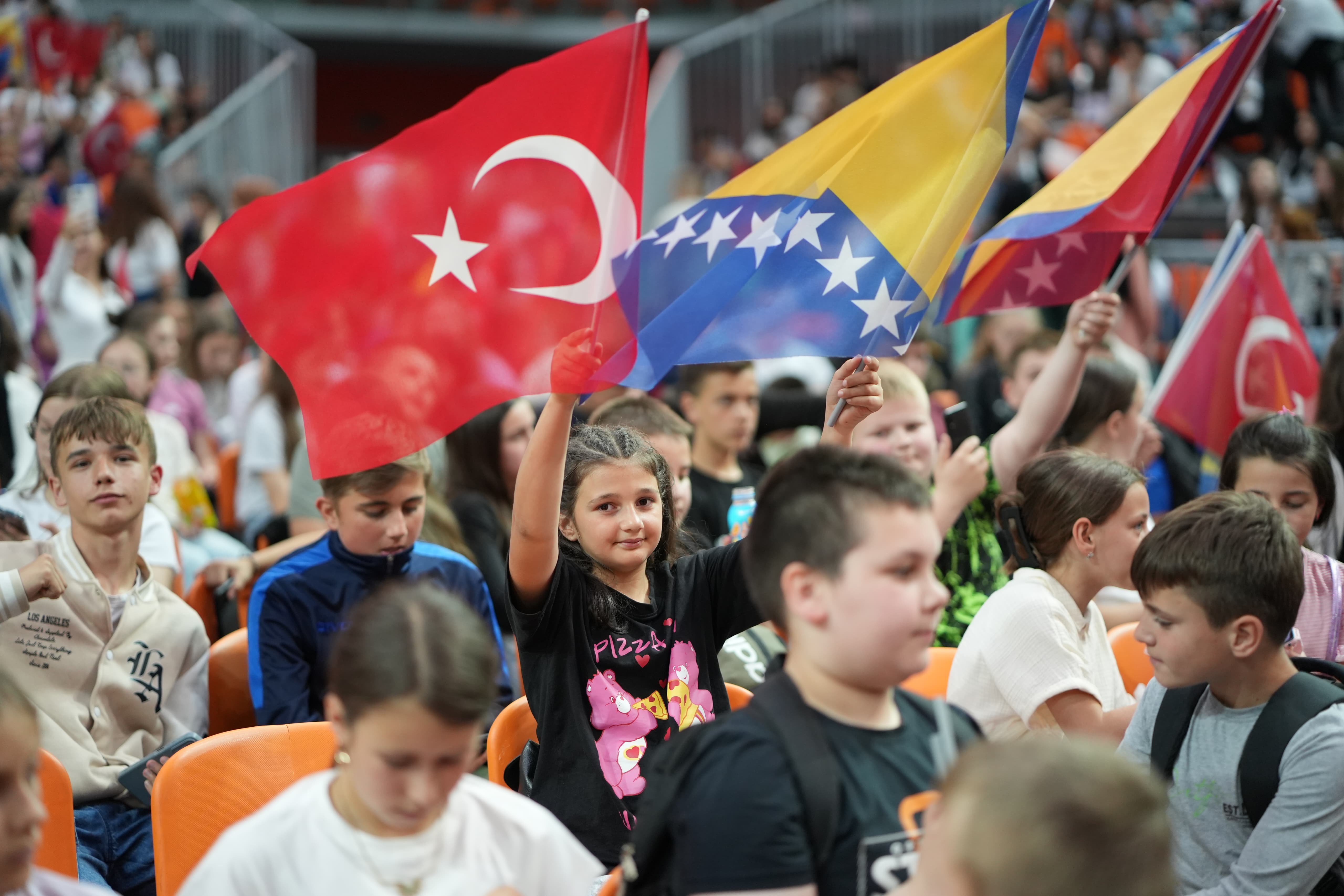 Zenica'da Çocuk Şenliği Renkli Anlara Sahne Oldu