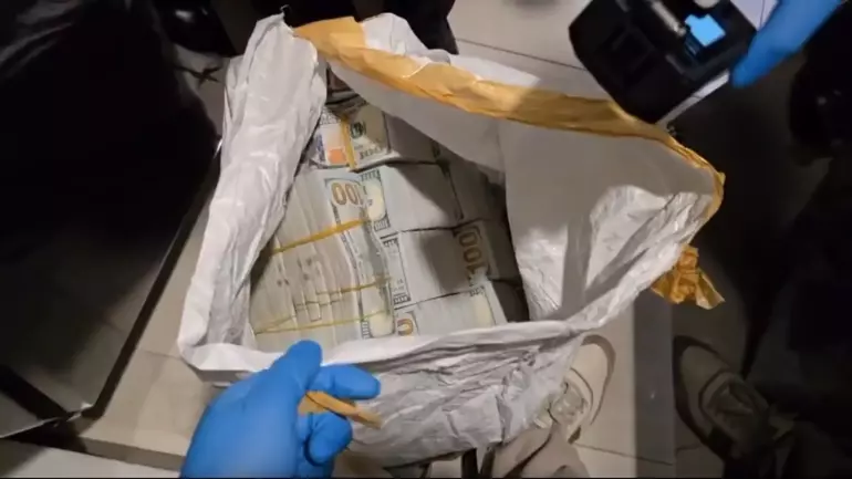 6990247ef54a18c0d0f9324a