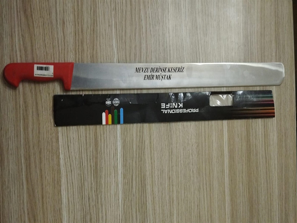 Özel Detaylar ve Bıçağın Üzerindeki Yazı