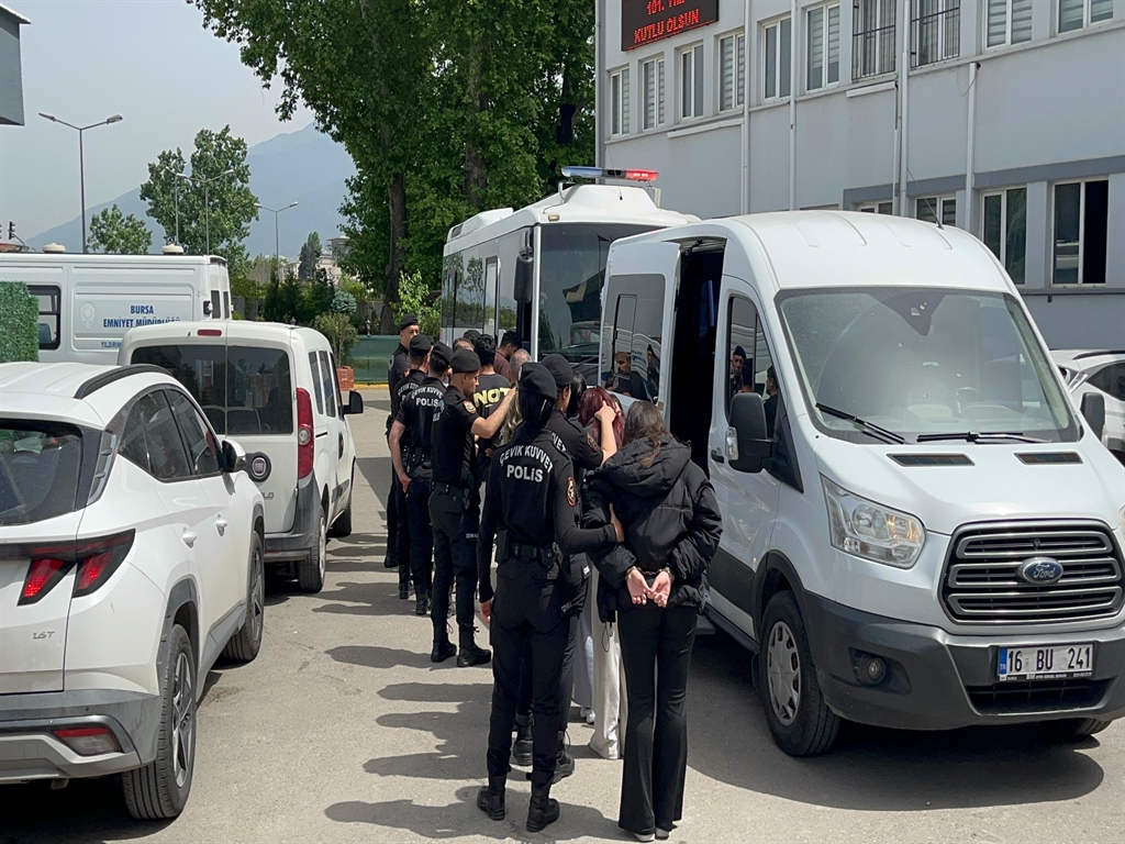 Bursa İl Emniyet Müdürlüğü'nden Dolandırıcılık Çetesi Çökertildi