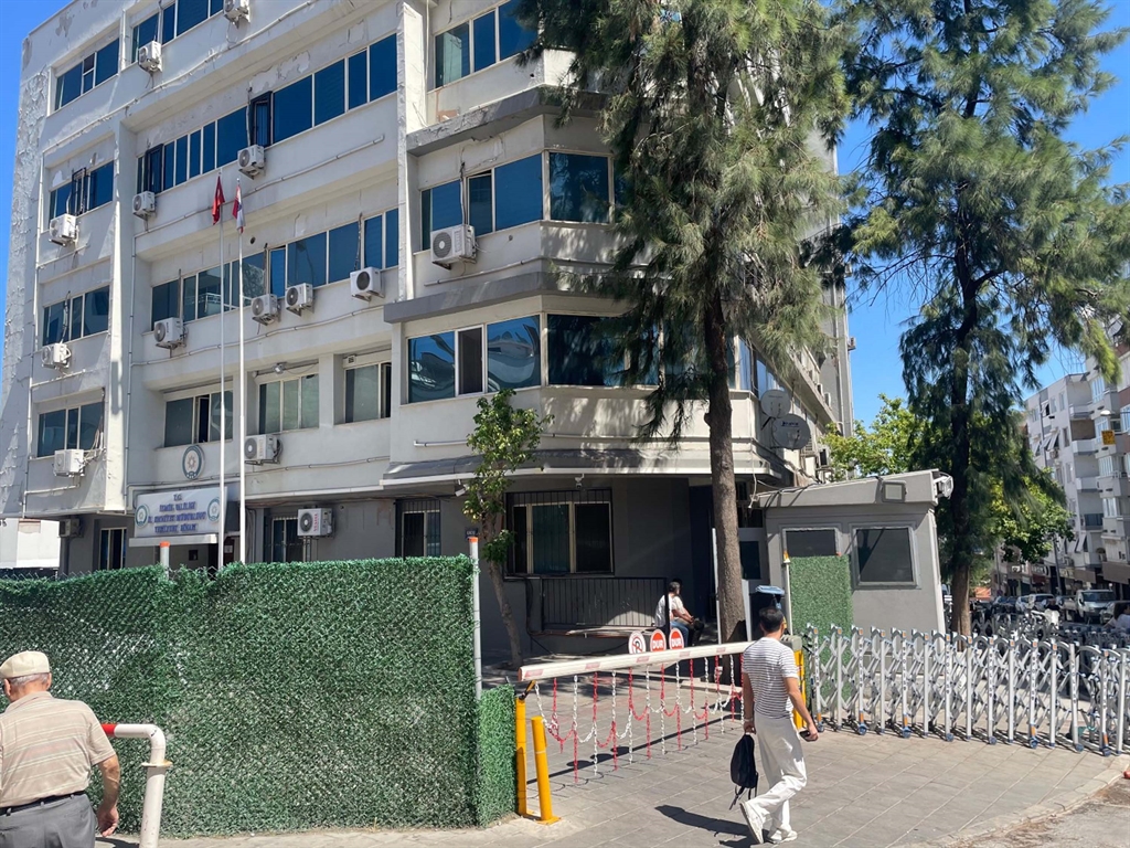 İzmir Büyükşehir Belediye Başkanı Tunç Soyer'den Kırgın ve Güçlü Mesaj
