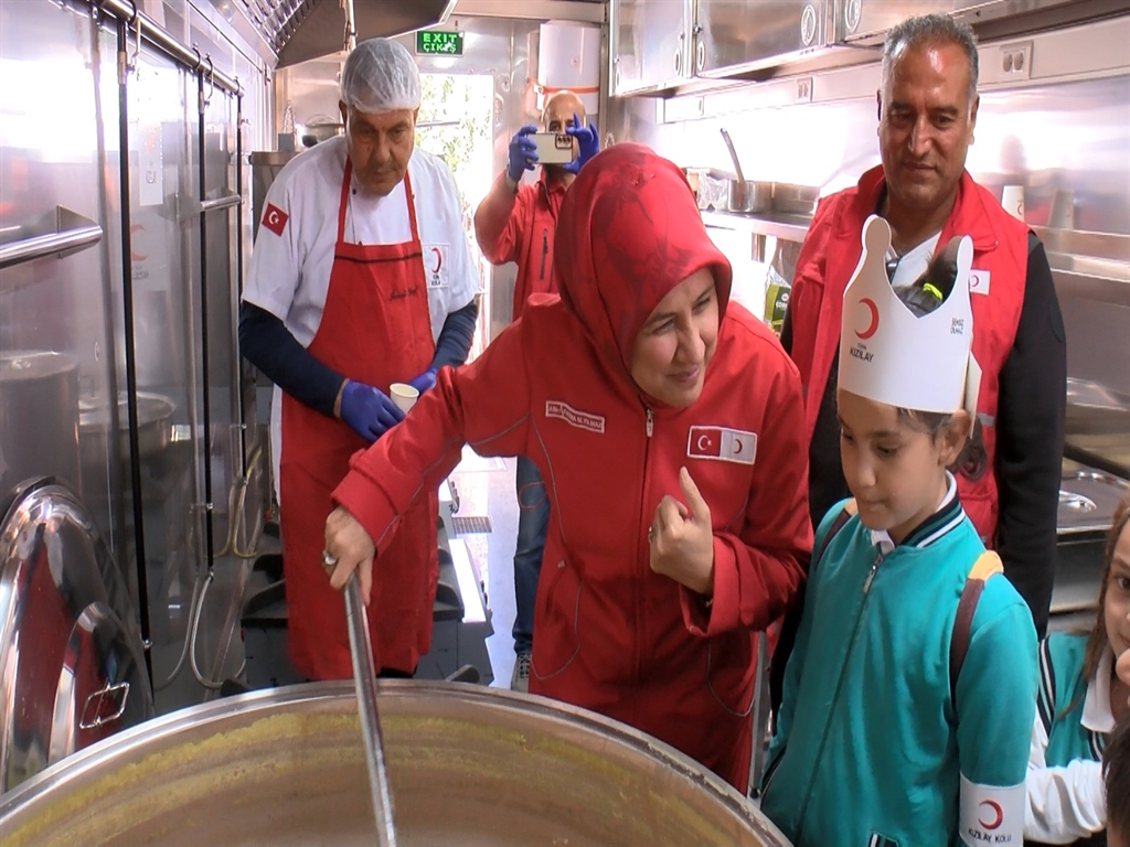 Kızılay Haftası Etkinlikleriyle Kızılay Sokağı, İklim Değişikliği ve Afet Bilinci Temasıyla Açıldı