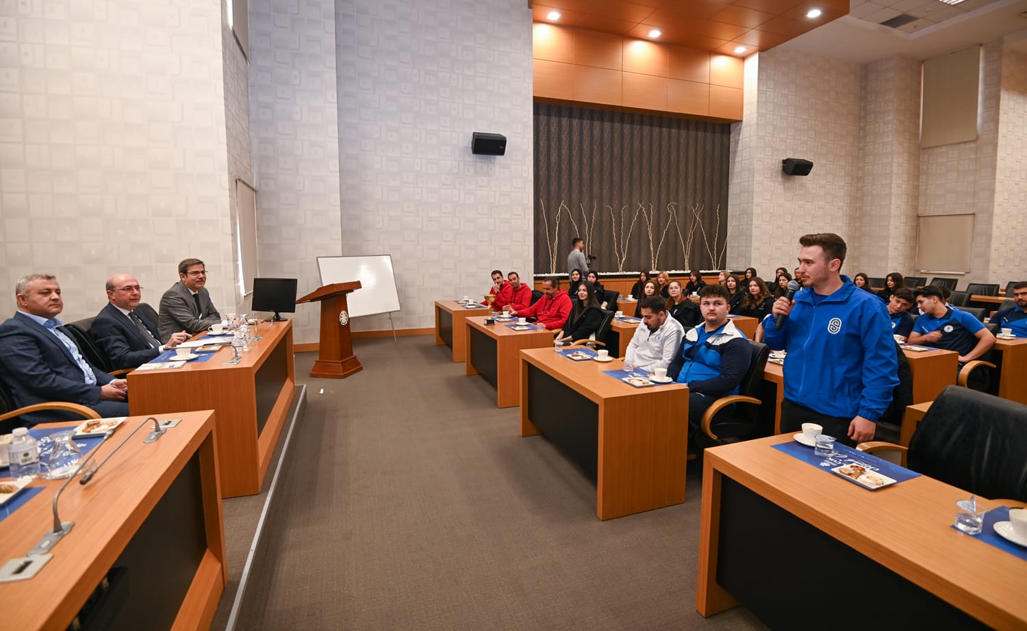 9ff48c26-bcf6-4067-b032-febc3dd0b83e