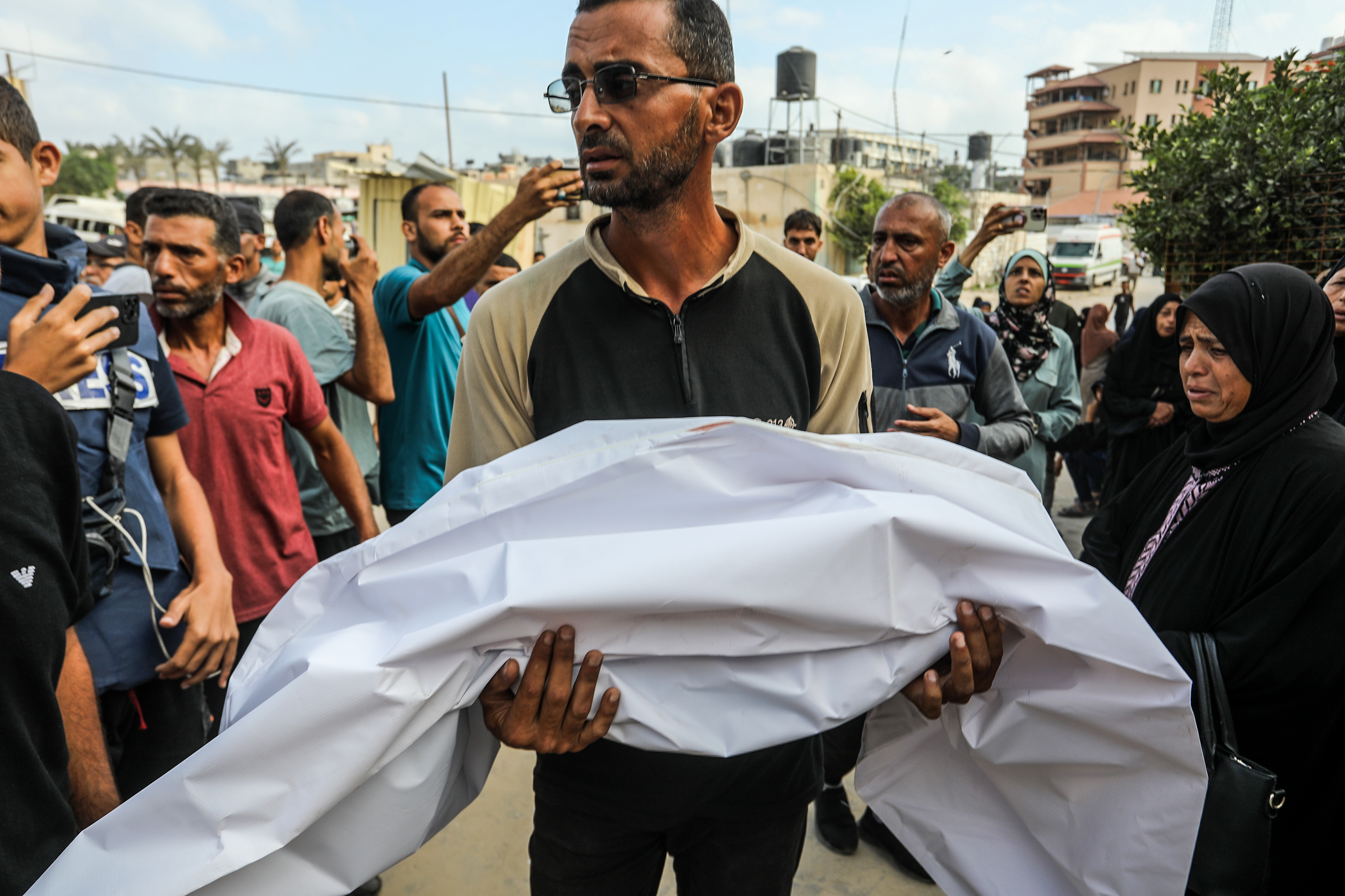 AA-20250617-38302751-38302735-ISRAILIN_GAZZEYE_YONELIK_SALDIRILARI_SURUYOR