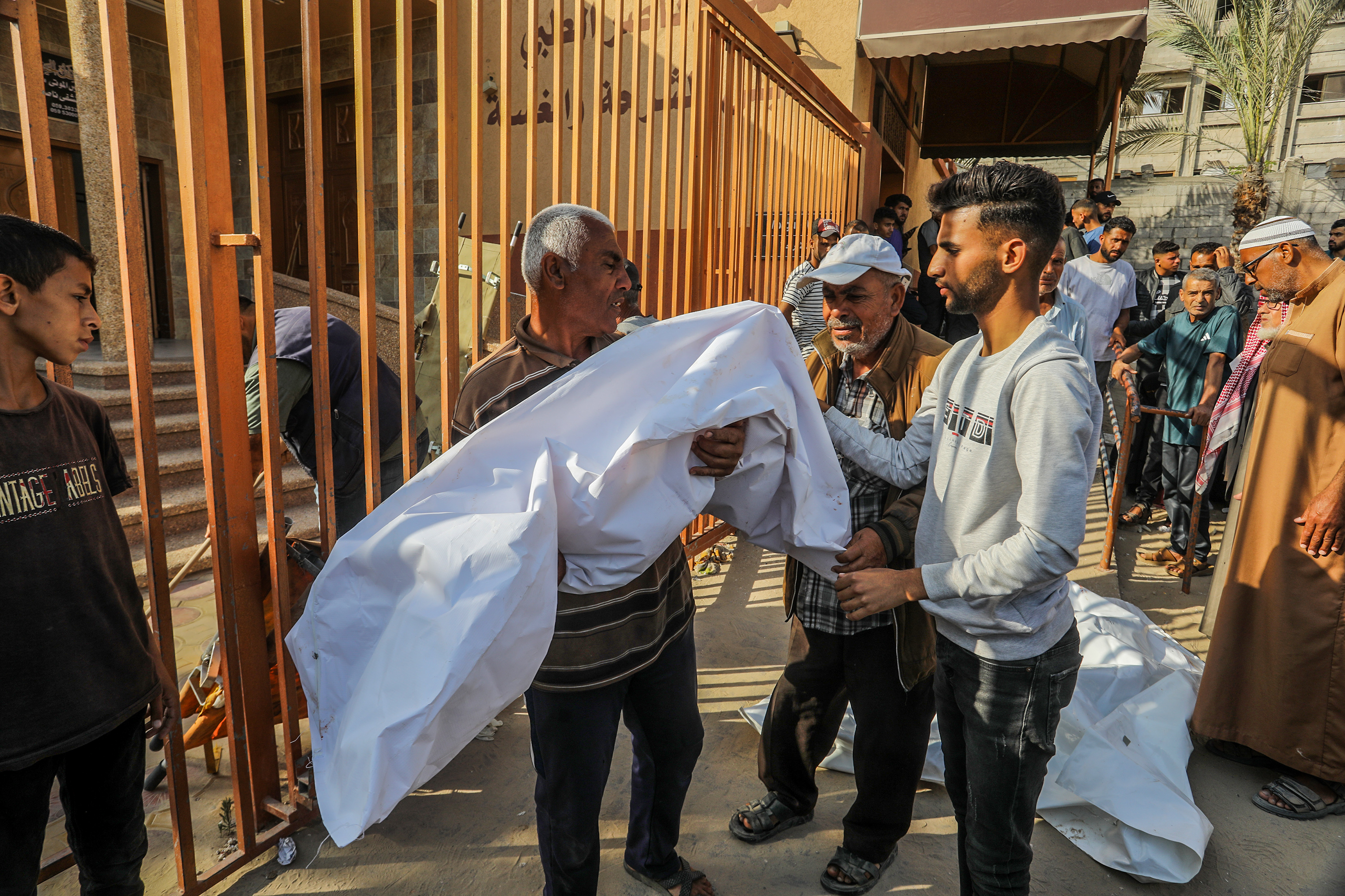 AA-20250617-38302751-38302741-ISRAILIN_GAZZEYE_YONELIK_SALDIRILARI_SURUYOR