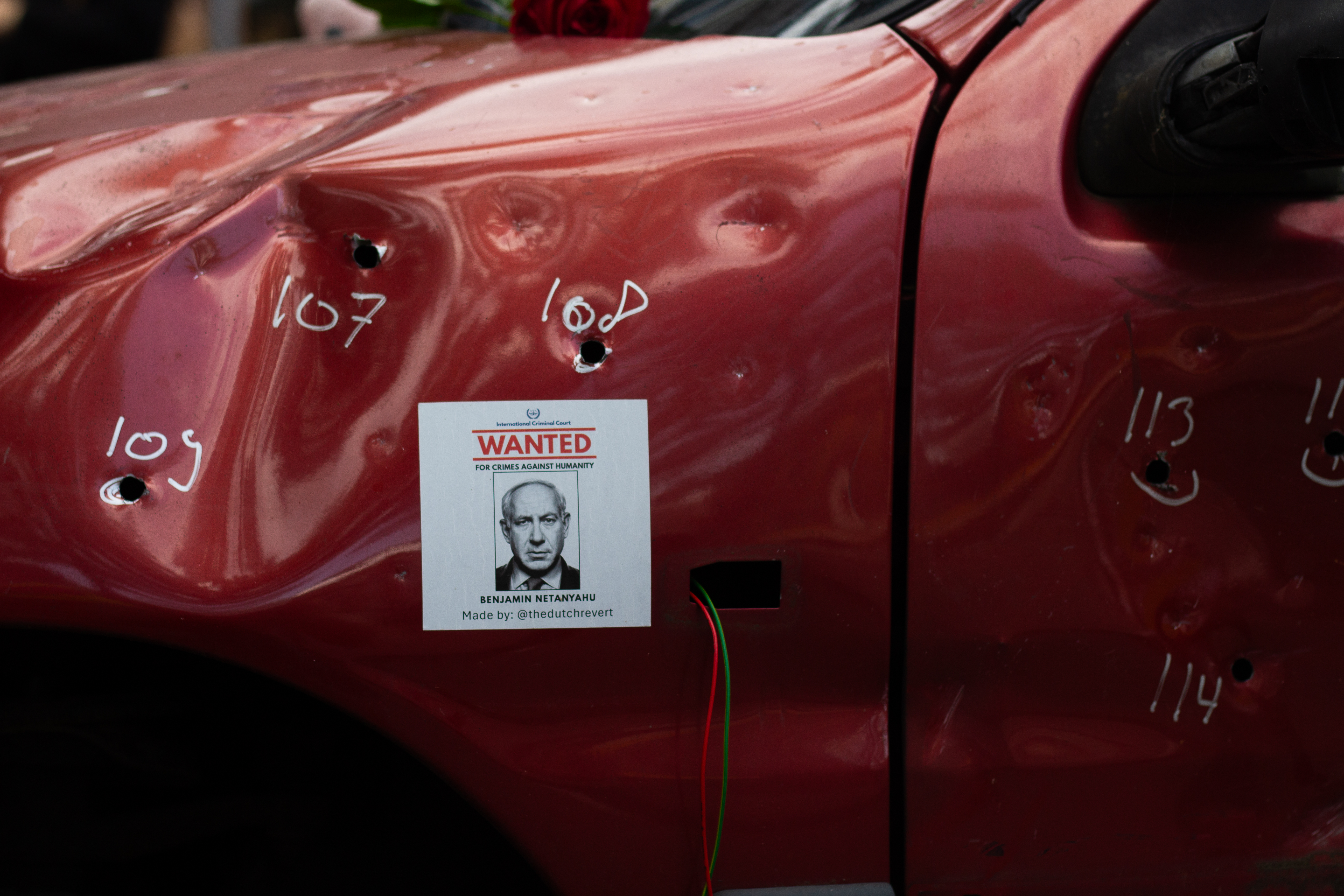 AA-20250830-38969815-38969793-HOLLANDADA_TEMSILI_OLARAK_FILISTINLI_HINDIN_ICINDEYKEN_ISRAIL_TARAFINDAN_OLDURULDUGU_ARAC_SERGILENDI