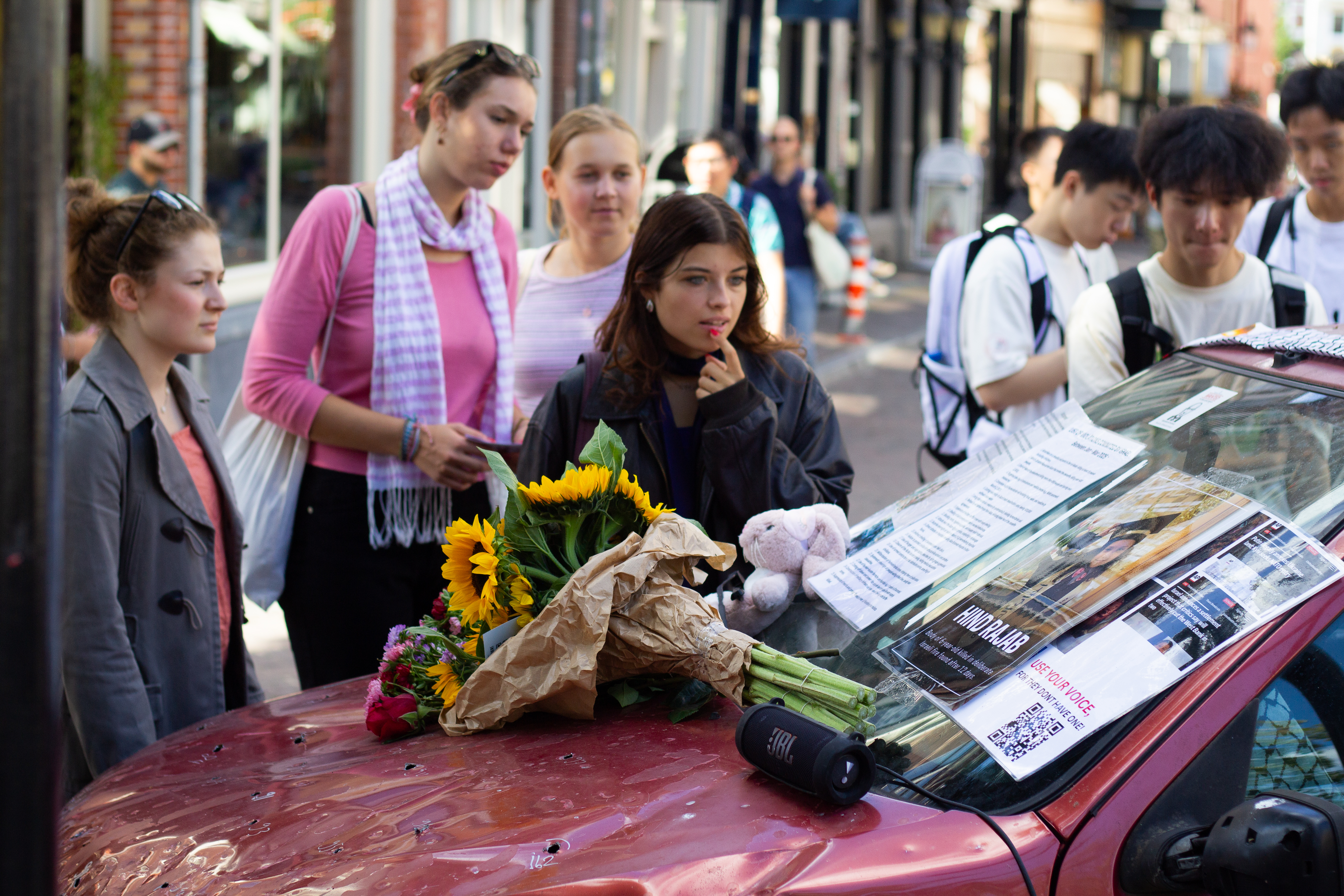 AA-20250830-38969815-38969813-HOLLANDADA_TEMSILI_OLARAK_FILISTINLI_HINDIN_ICINDEYKEN_ISRAIL_TARAFINDAN_OLDURULDUGU_ARAC_SERGILENDI