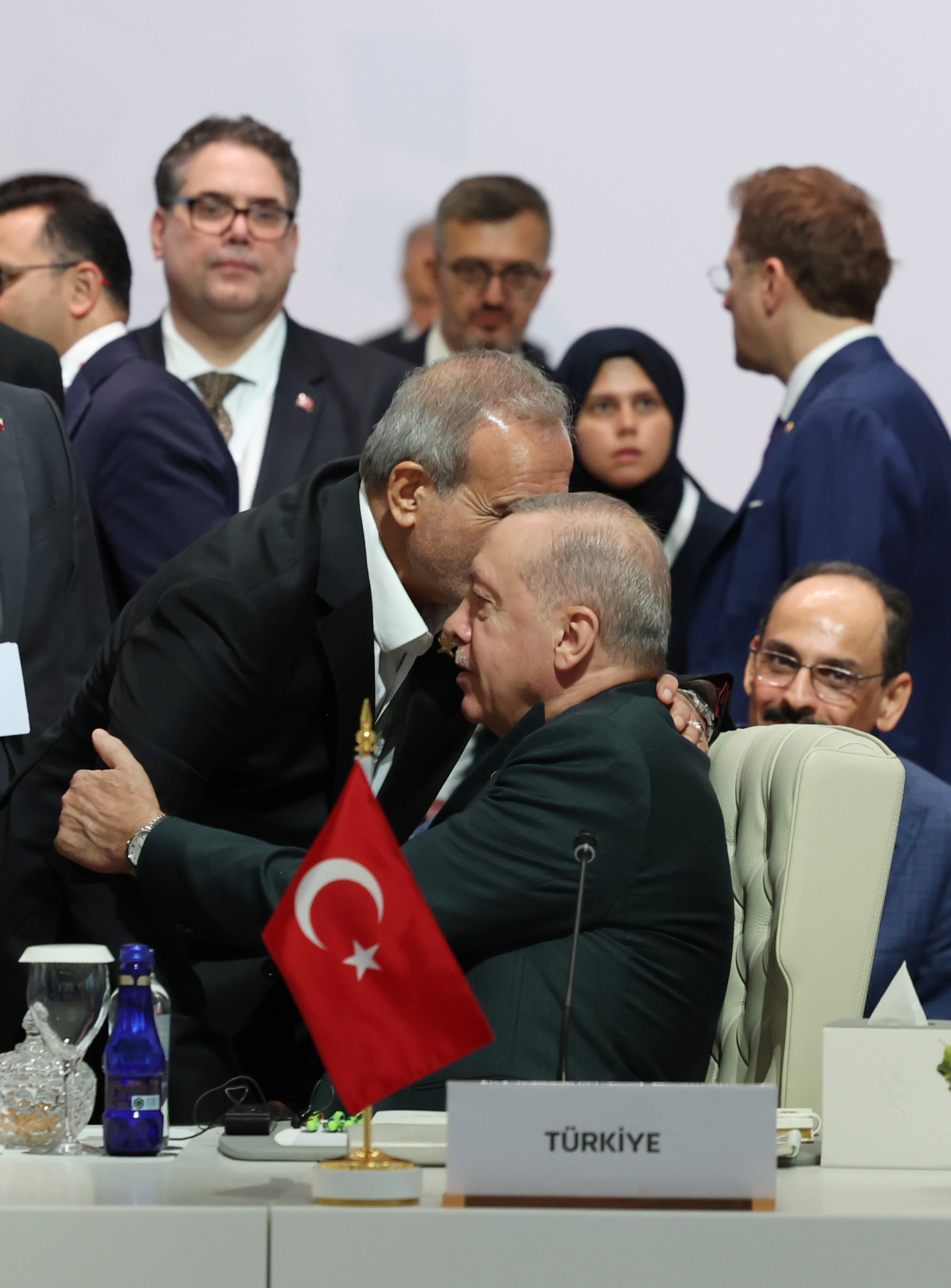 AA-20250915-39121484-39121481-ISLAM_ISBIRLIGI_TESKILATI_VE_ARAP_BIRLIGI_ORTAK_OLAGANUSTU_ZIRVESI_KATARDA_BASLADI