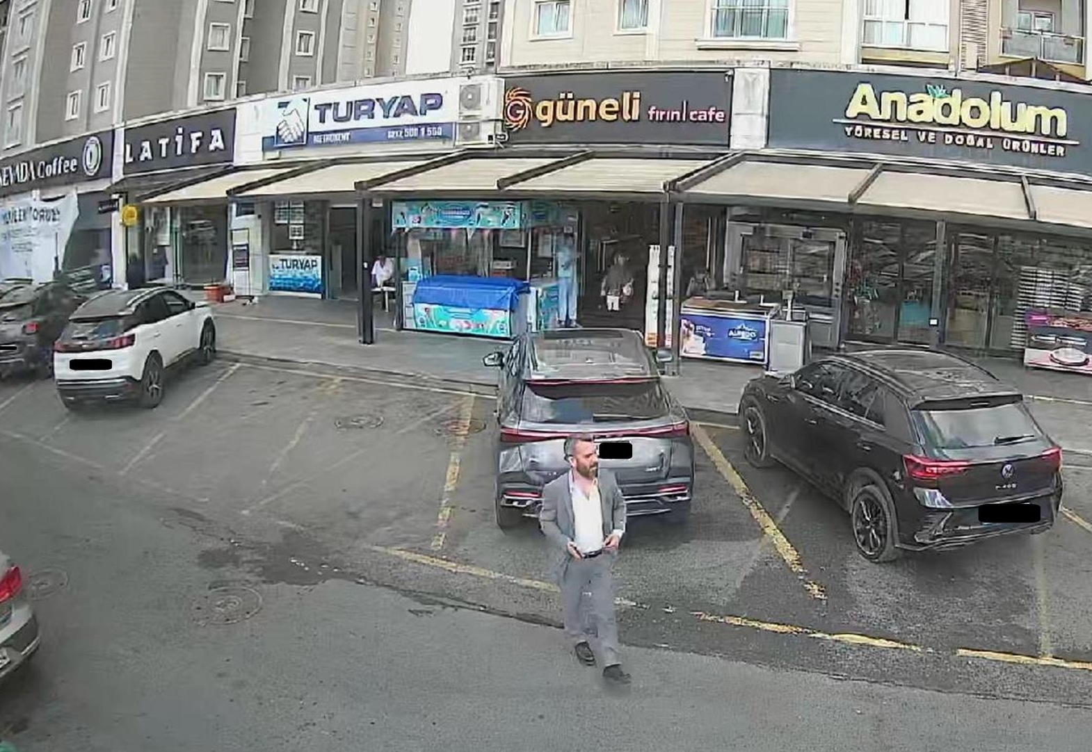 AA-20251003-39296287-39296285-MOSSADA_CALISTIGI_TESPIT_EDILEN_SERKAN_CICEK_GOZALTINA_ALINDI