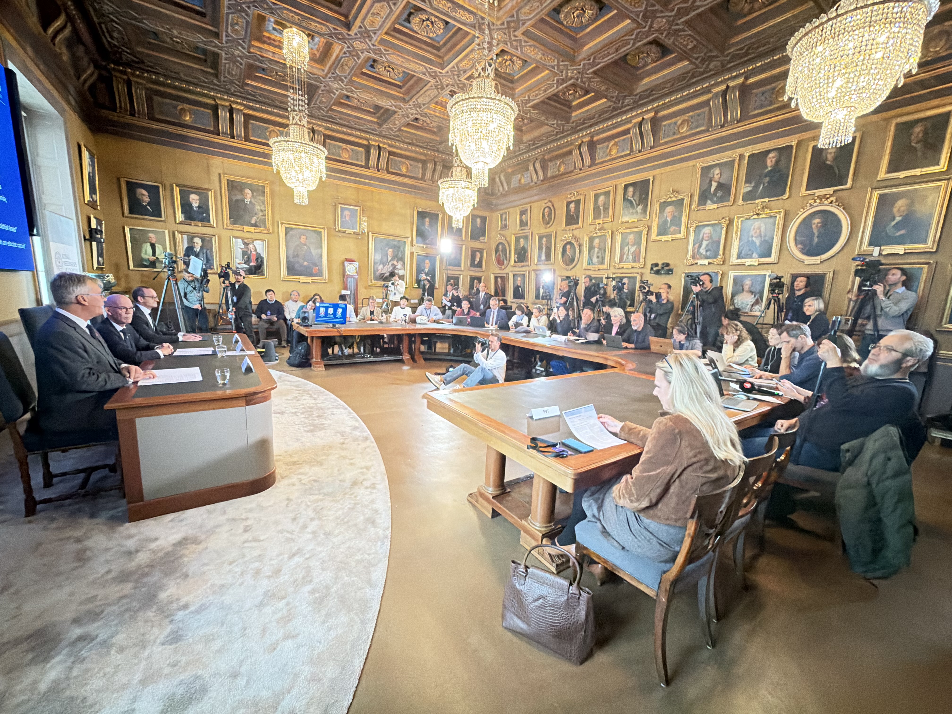 AA-20251007-39334746-39334744-2025_NOBEL_FIZIK_ODULUNU_JOHN_CLARKE_MICHEL_DEVORET_VE_JOHN_MARTINIS_KAZANDI