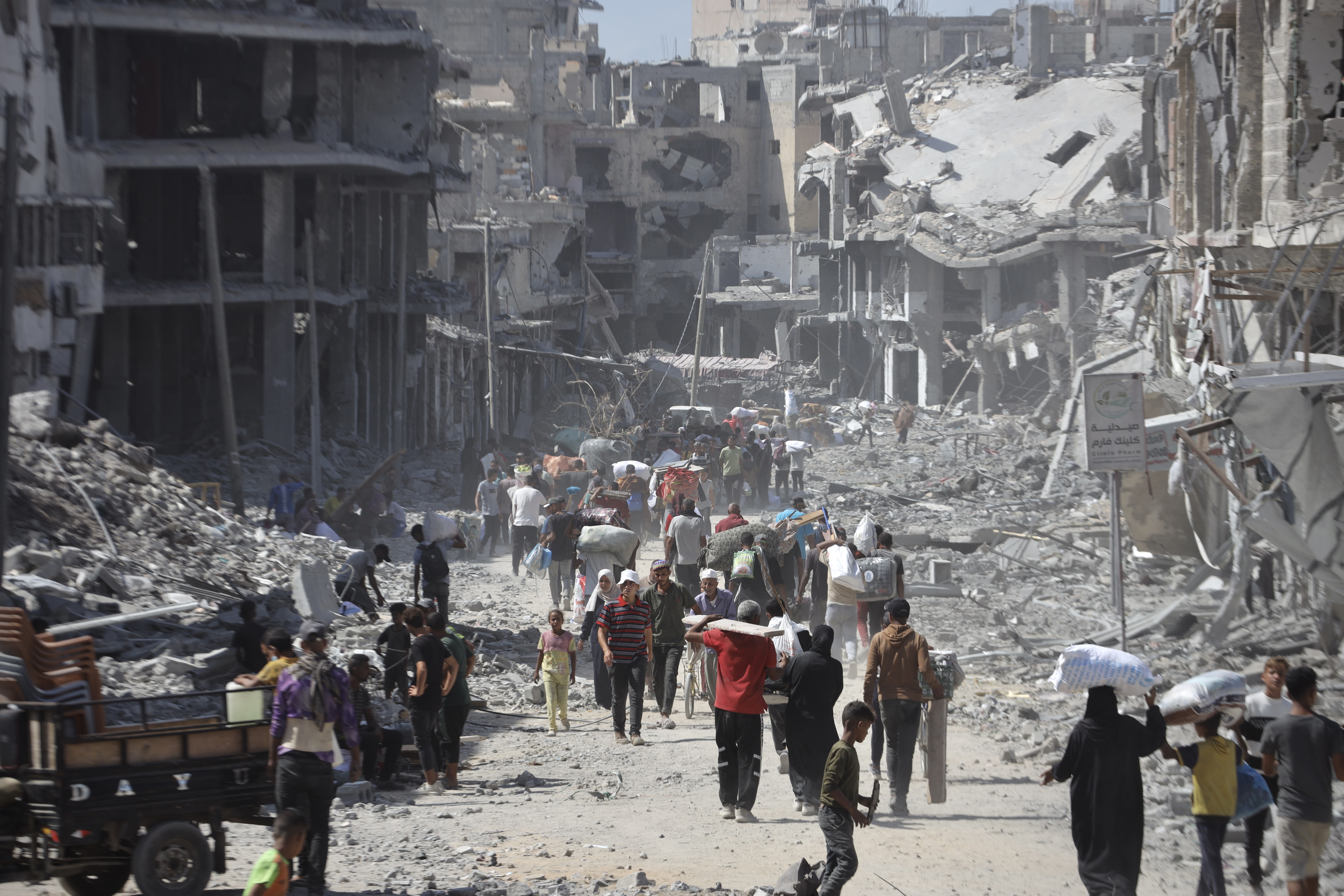 AA-20251010-39366839-39366806-GAZZDE_ATESKESIN_YURURLUGE_GIRMESIYLE_BIRLIKTE_FILISTINLILER_EVLERINE_DONMEYE_BASLADI