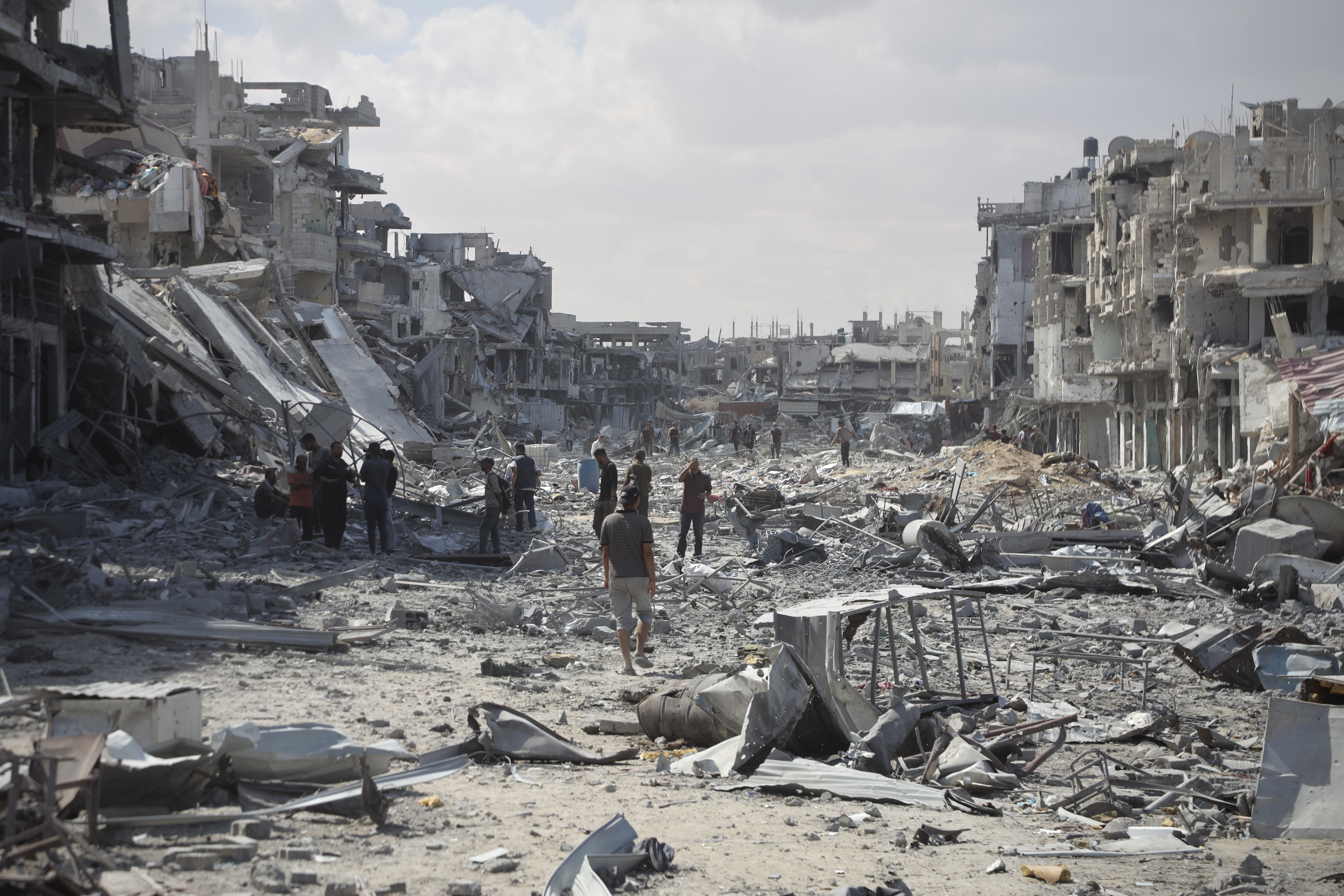 AA-20251010-39366839-39366807-GAZZDE_ATESKESIN_YURURLUGE_GIRMESIYLE_BIRLIKTE_FILISTINLILER_EVLERINE_DONMEYE_BASLADI