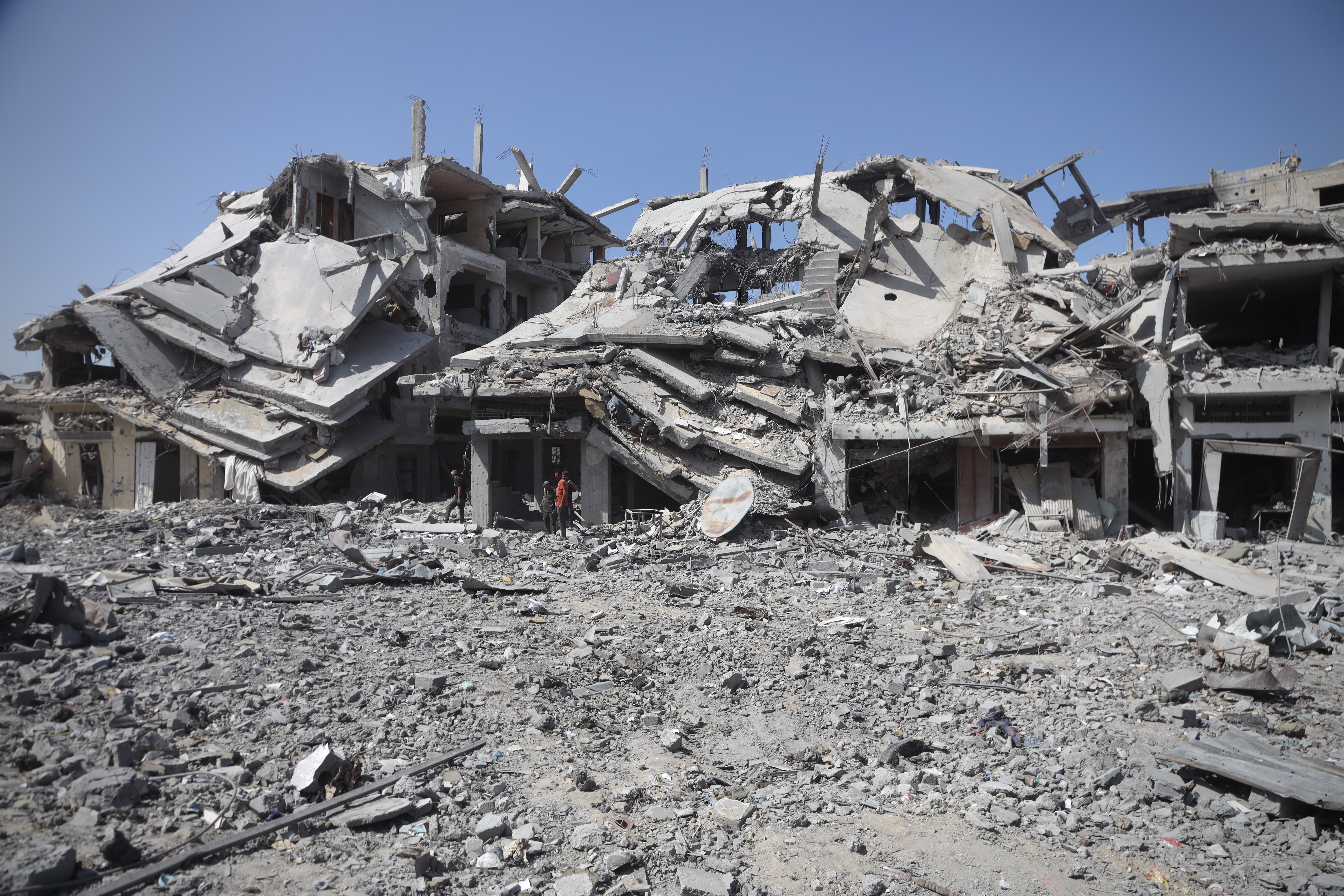 AA-20251010-39366839-39366815-GAZZDE_ATESKESIN_YURURLUGE_GIRMESIYLE_BIRLIKTE_FILISTINLILER_EVLERINE_DONMEYE_BASLADI