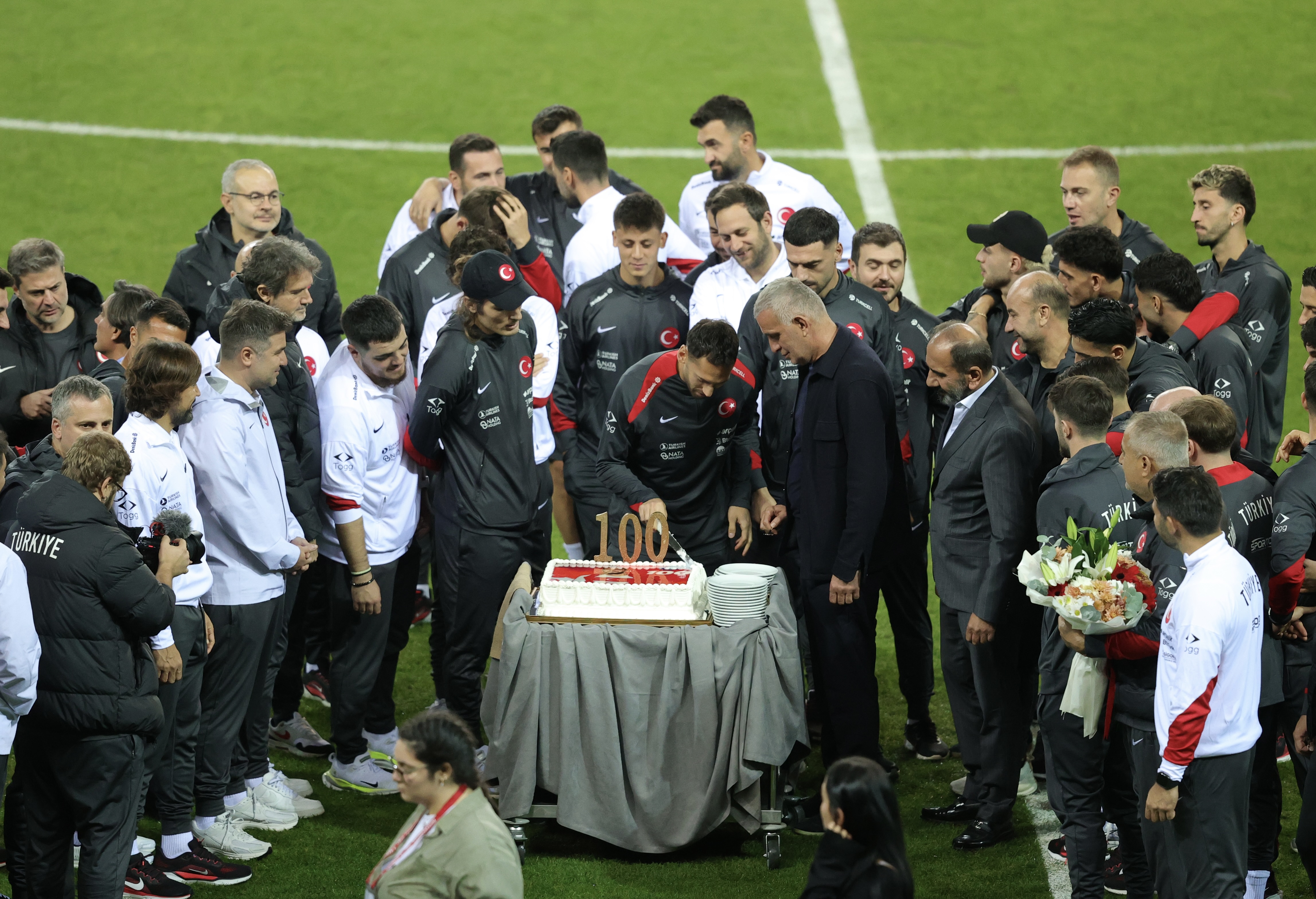 AA-20251013-39405721-39405716-A_MILLI_FUTBOL_TAKIMI_KOCAELI_STADINDA_YURUYUS_YAPTI