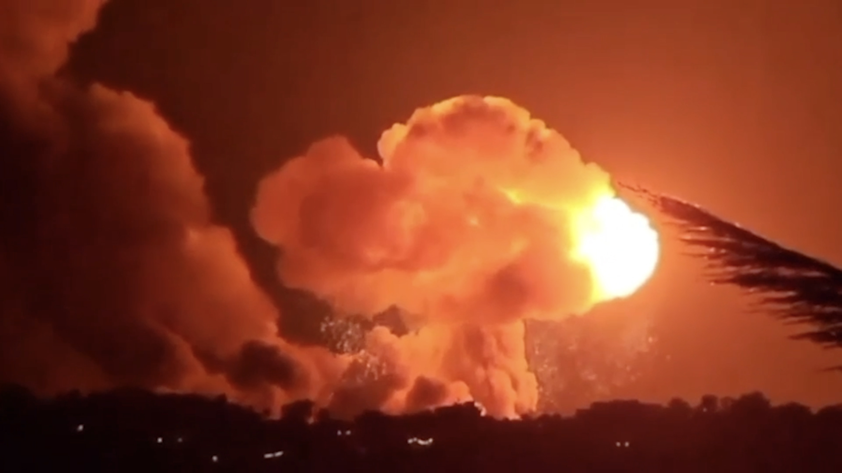 AA-20251016-39433643-39433642-ISRAEL_ORGANIZED_9_AIR_STRIKES_IN_SOUTH_LEBANON