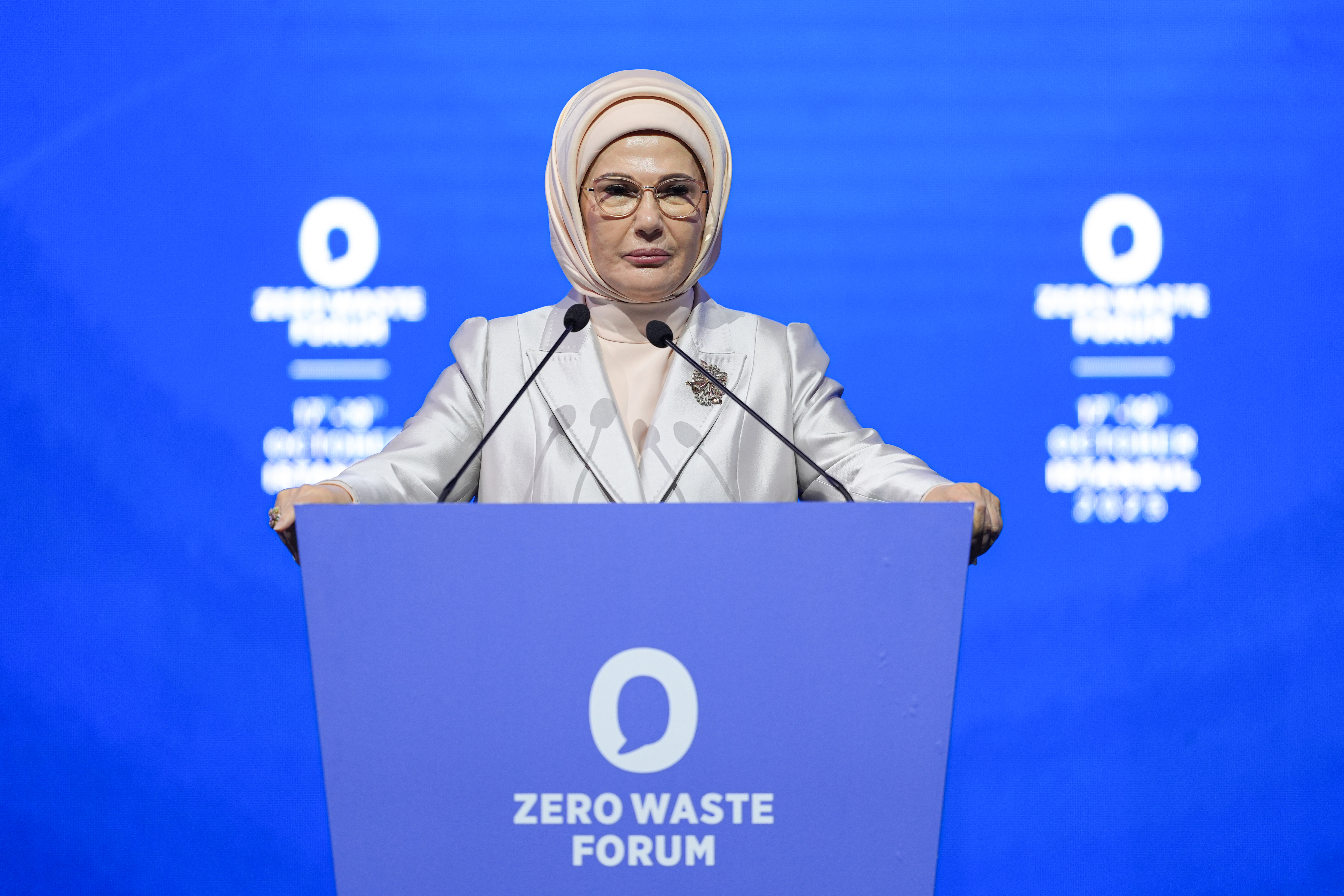 AA-20251017-39438643-39438634-EMINE_ERDOGAN_ULUSLARARASI_SIFIR_ATIK_FORUMUNDA_KONUSTU