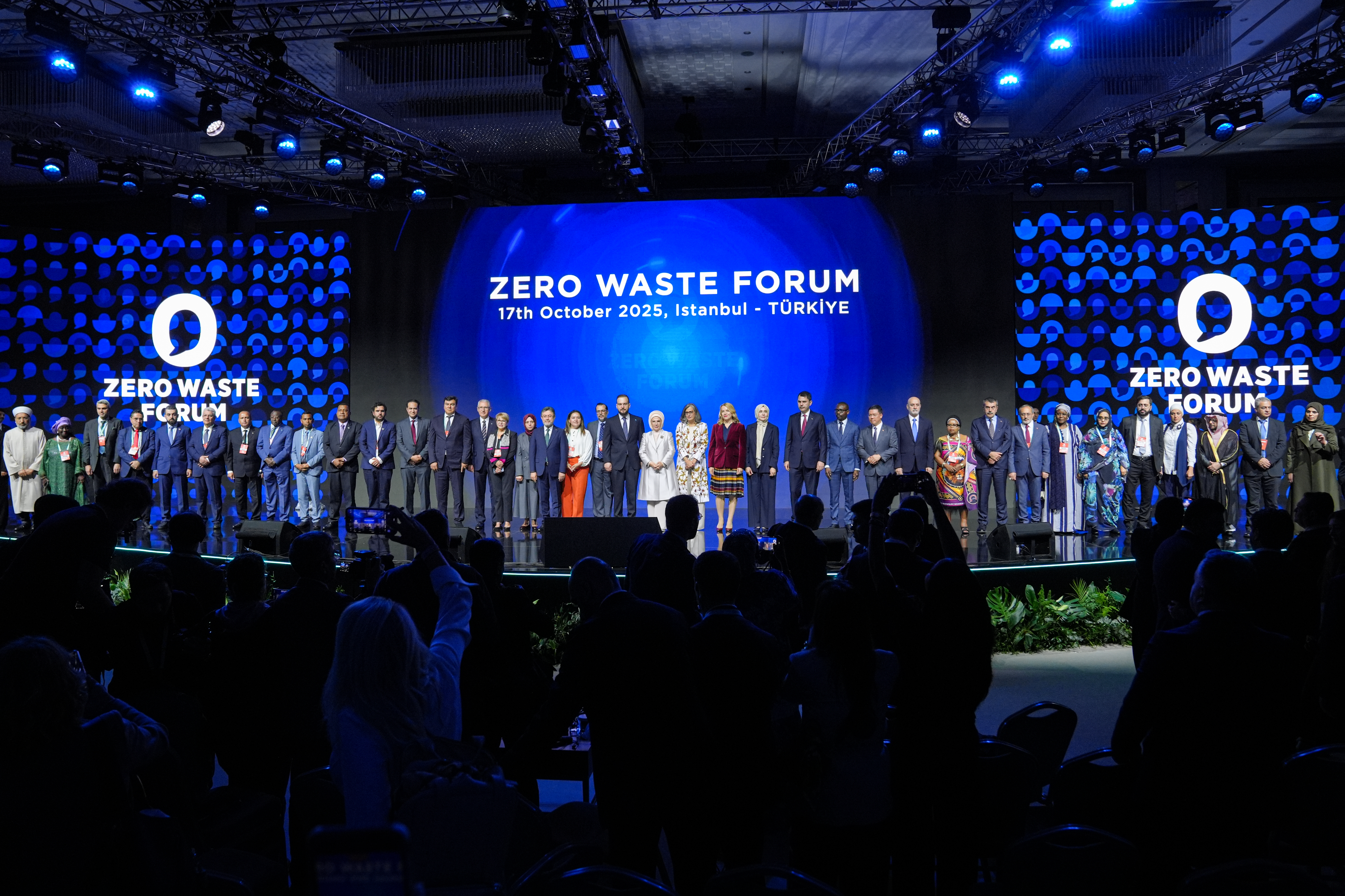 AA-20251017-39438643-39438641-EMINE_ERDOGAN_ULUSLARARASI_SIFIR_ATIK_FORUMUNDA_KONUSTU