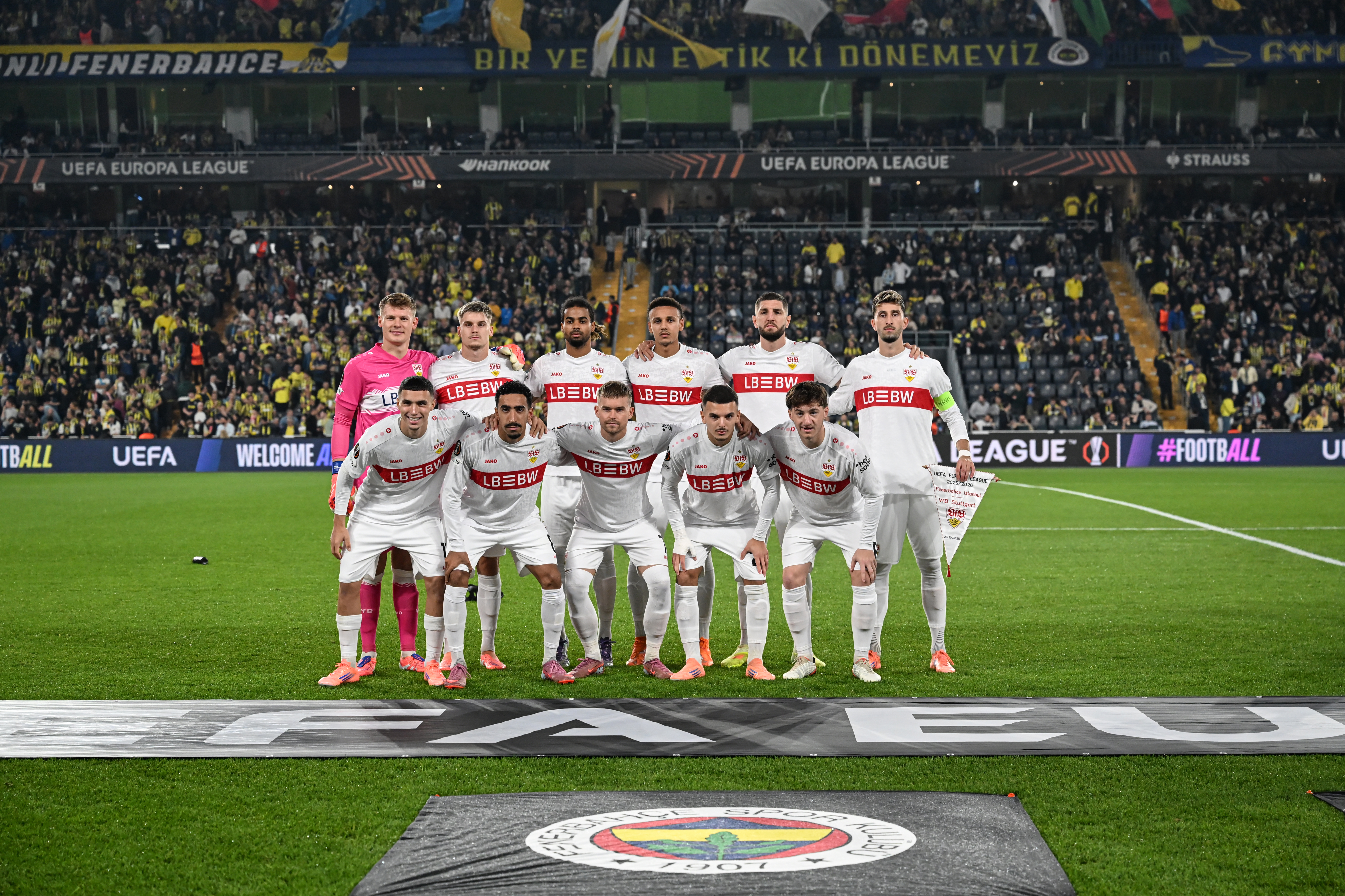 AA-20251023-39500957-39500950-FENERBAHCE_STUTTGART