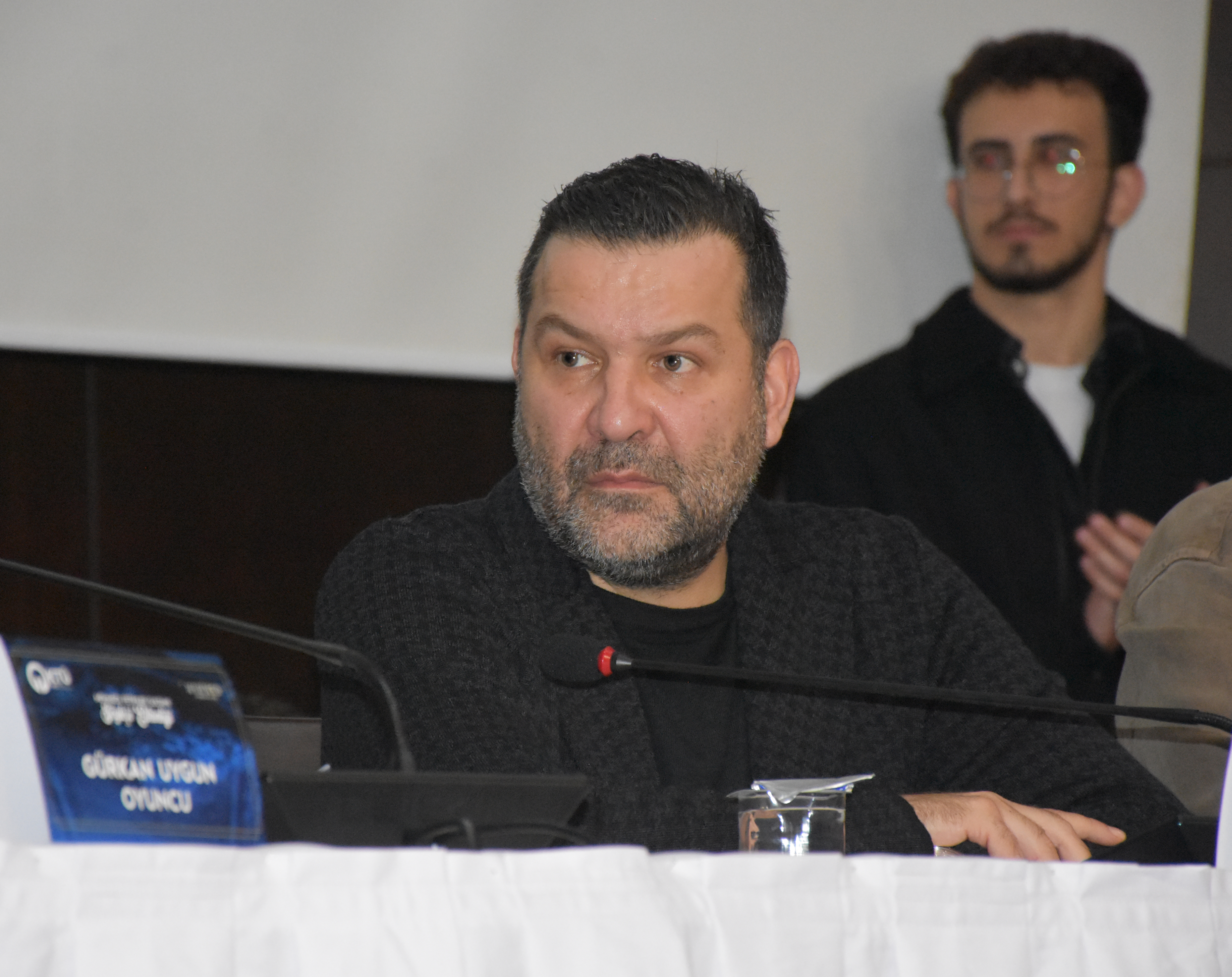 AA-20251023-39501202-39501199-MEHMED_FETIHLER_SULTANI_OYUNCULARI_TRABZONDA_OGRENCILERLE_BULUSTU