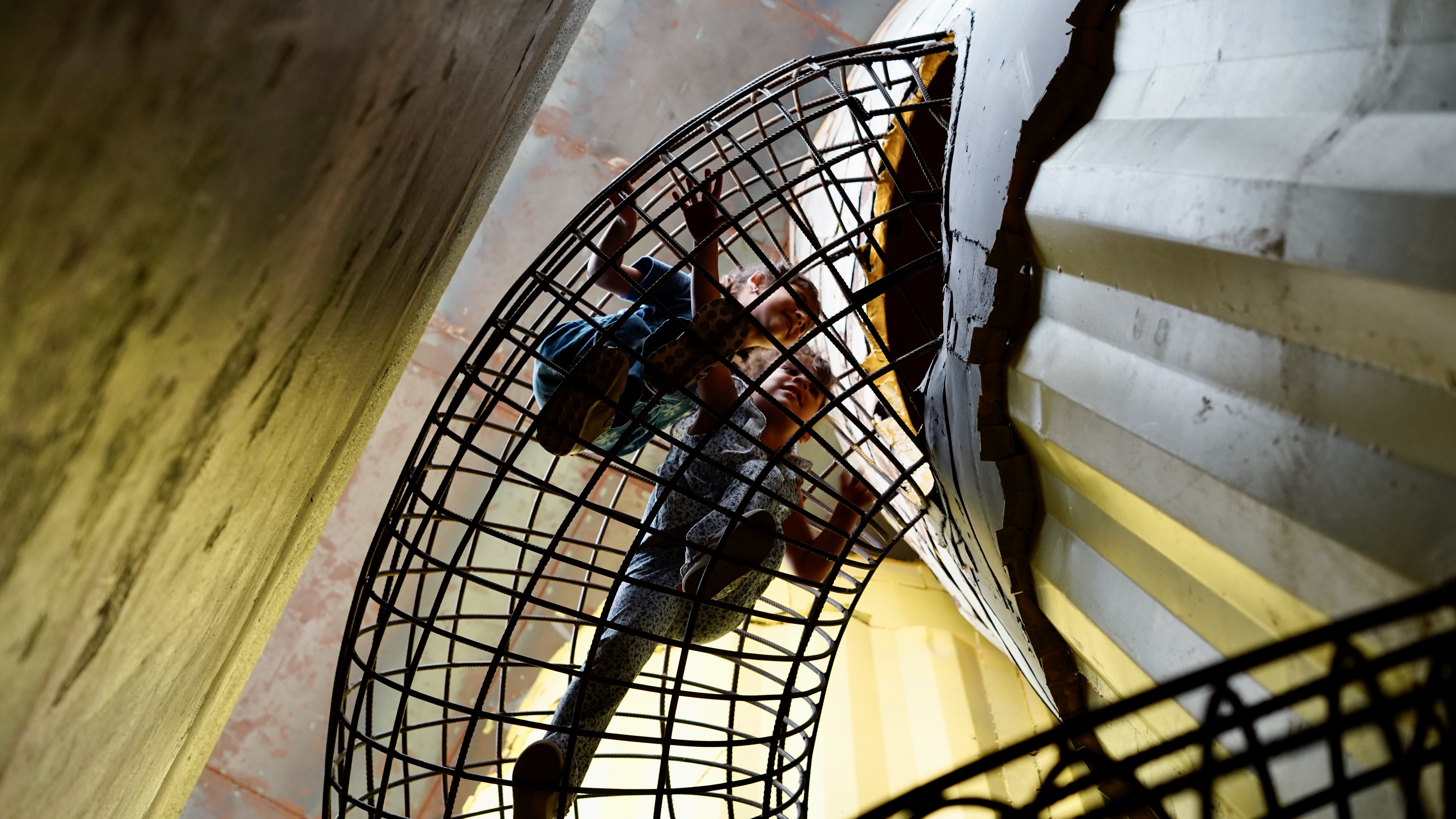 AA-20251027-39533198-39533185-LIBYALI_MIMAR_SAVASIN_METAL_ATIKLARINI_SANATLA_GERI_DONUSTUREREK_HURDA_KAFE_INSA_ETTI