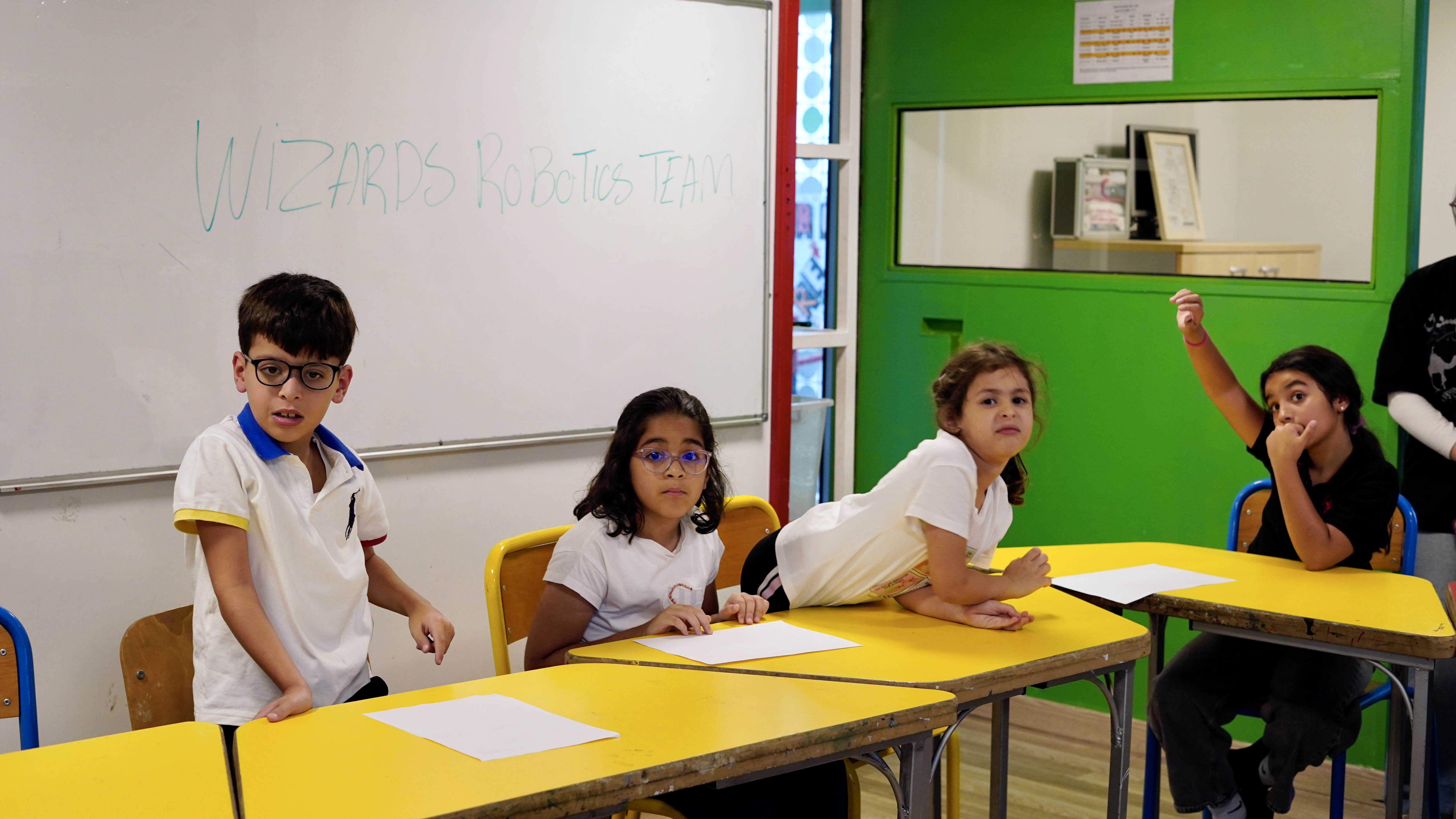 AA-20251027-39533198-39533191-LIBYALI_MIMAR_SAVASIN_METAL_ATIKLARINI_SANATLA_GERI_DONUSTUREREK_HURDA_KAFE_INSA_ETTI