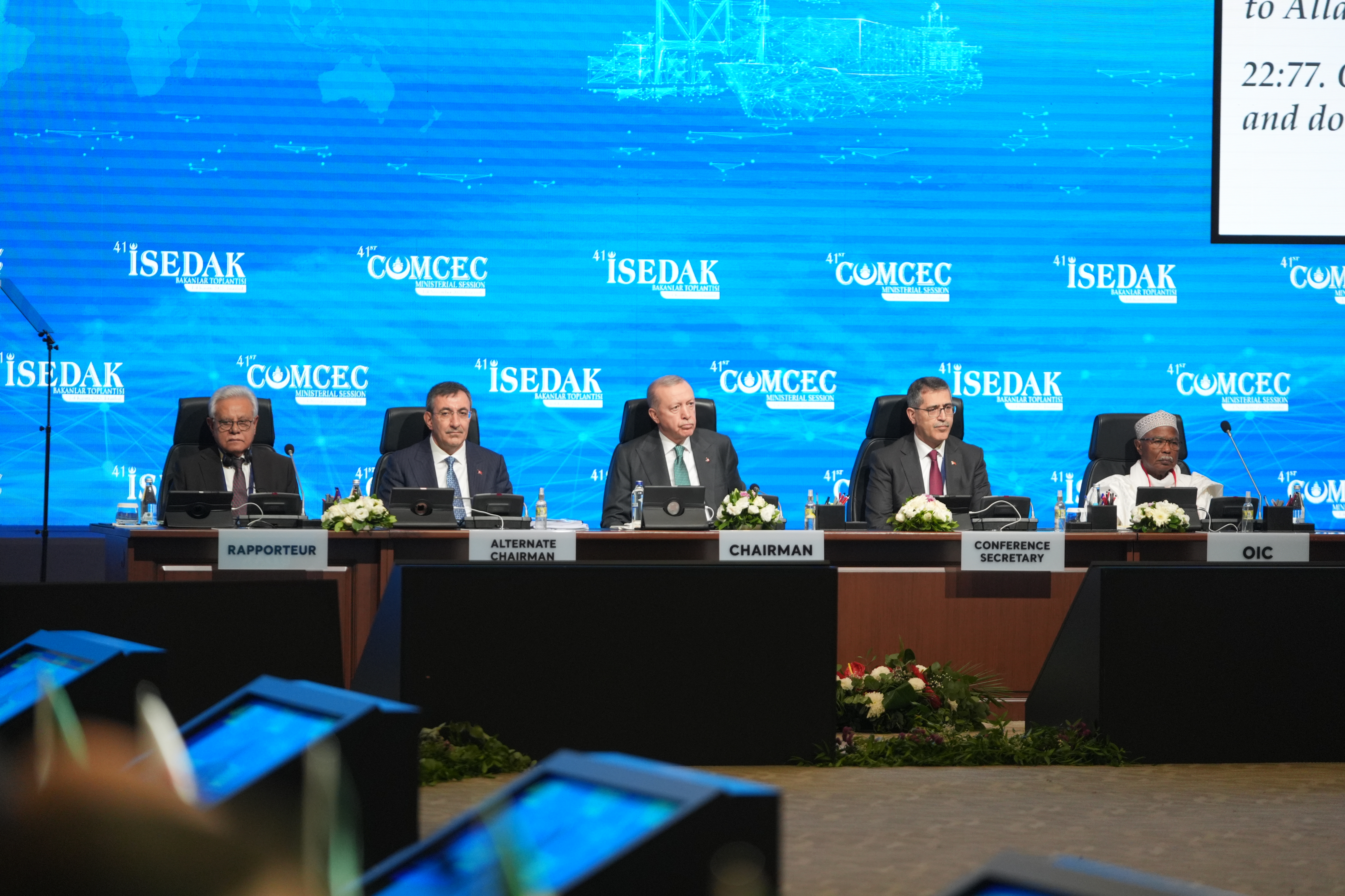 AA-20251103-39599702-39599700-CUMHURBASKANI_RECEP_TAYYIP_ERDOGAN