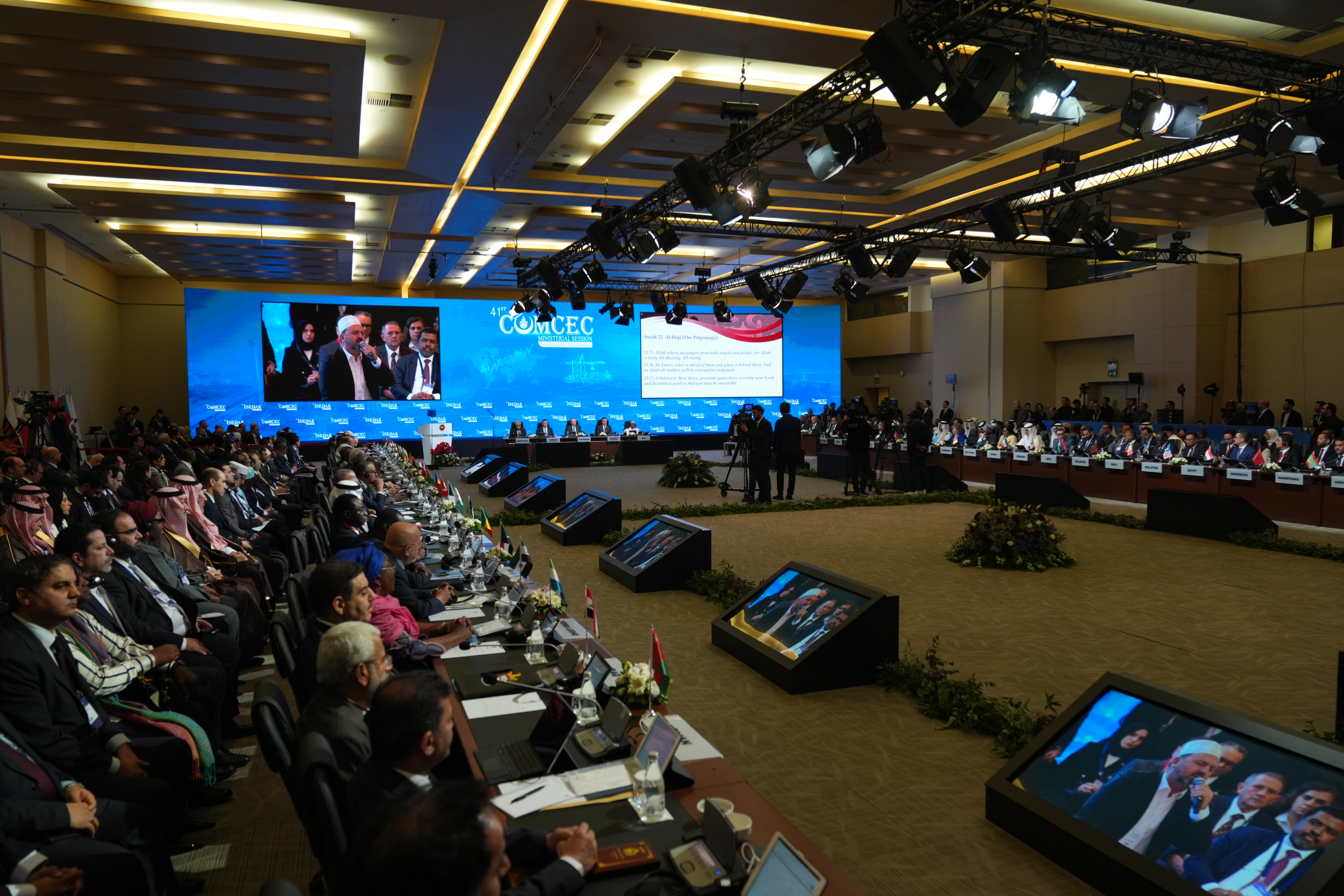 AA-20251103-39599702-39599701-CUMHURBASKANI_RECEP_TAYYIP_ERDOGAN