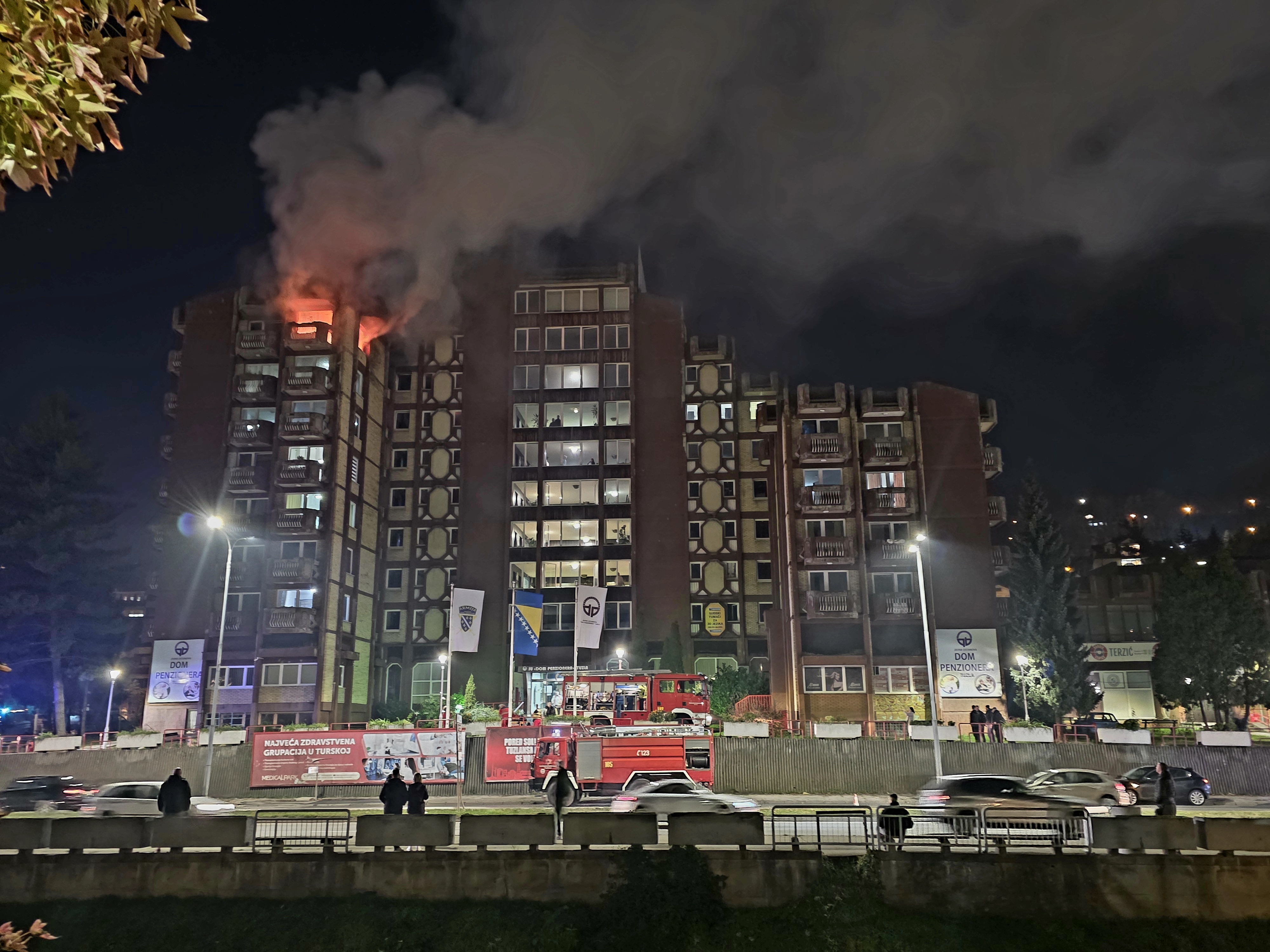 AA-20251104-39617672-39617662-BOSNA_HERSEKTE_HUZUREVINDE_CIKAN_YANGINDA_COK_SAYIDA_KISI_HAYATINI_KAYBETTI