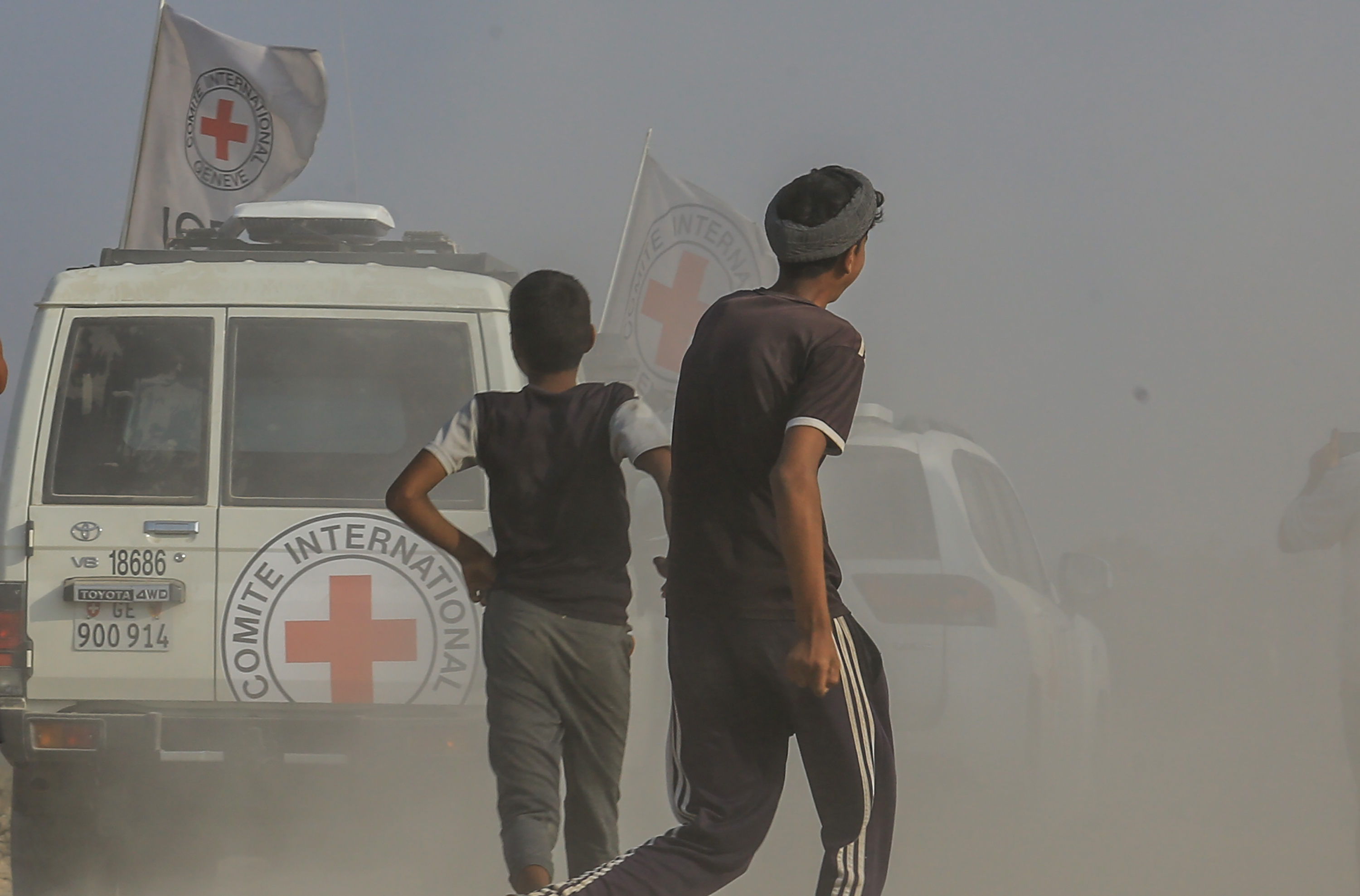 AA-20251109-39661531-39661522-HAMAS_2014TE_ESIR_ALDIGI_ISRAILLI_ASKERIN_CESEDINI_KIZILHACA_TESLIM_ETTI