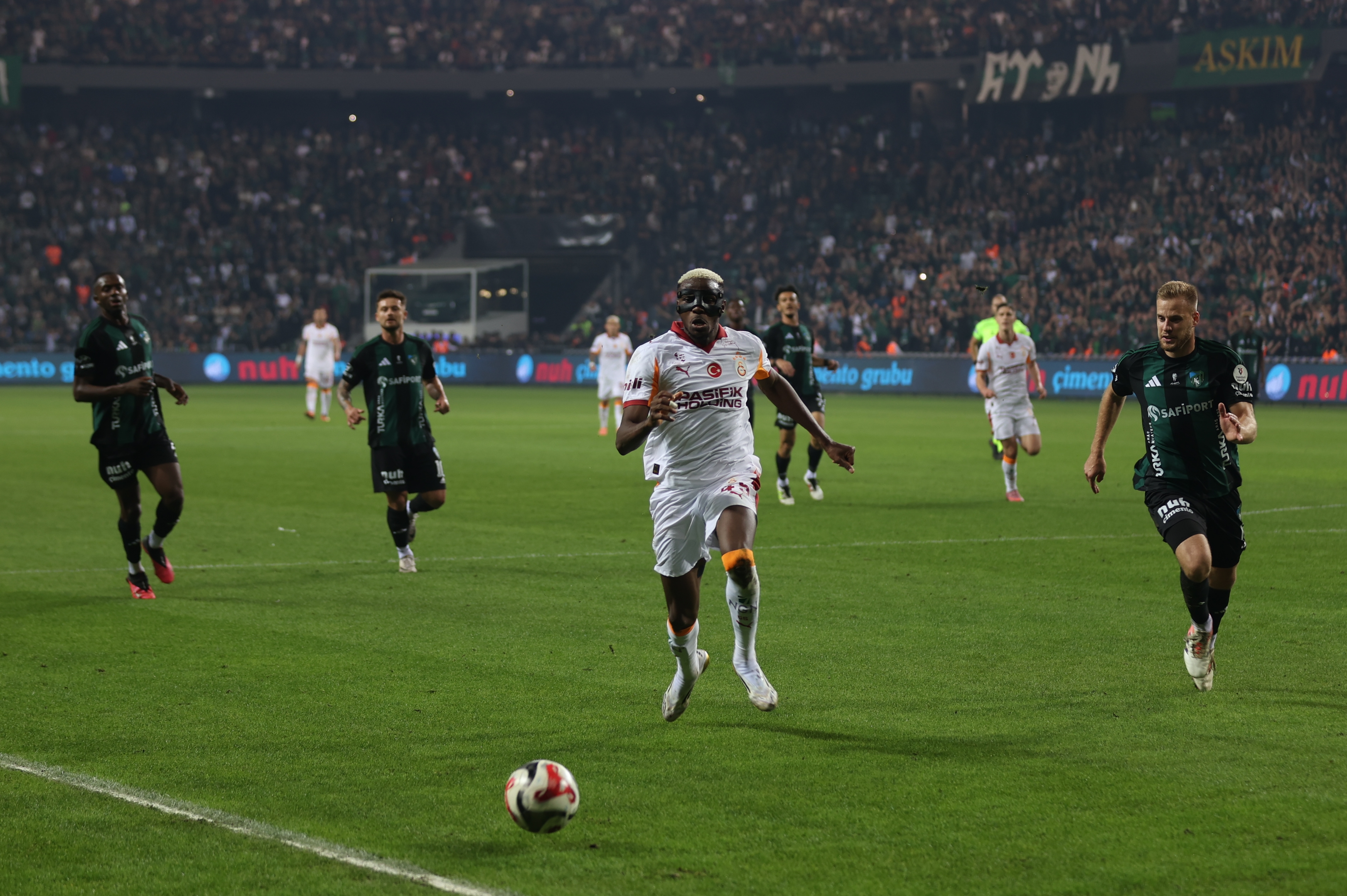 AA-20251109-39663372-39663367-KOCAELISPOR_GALATASARAY