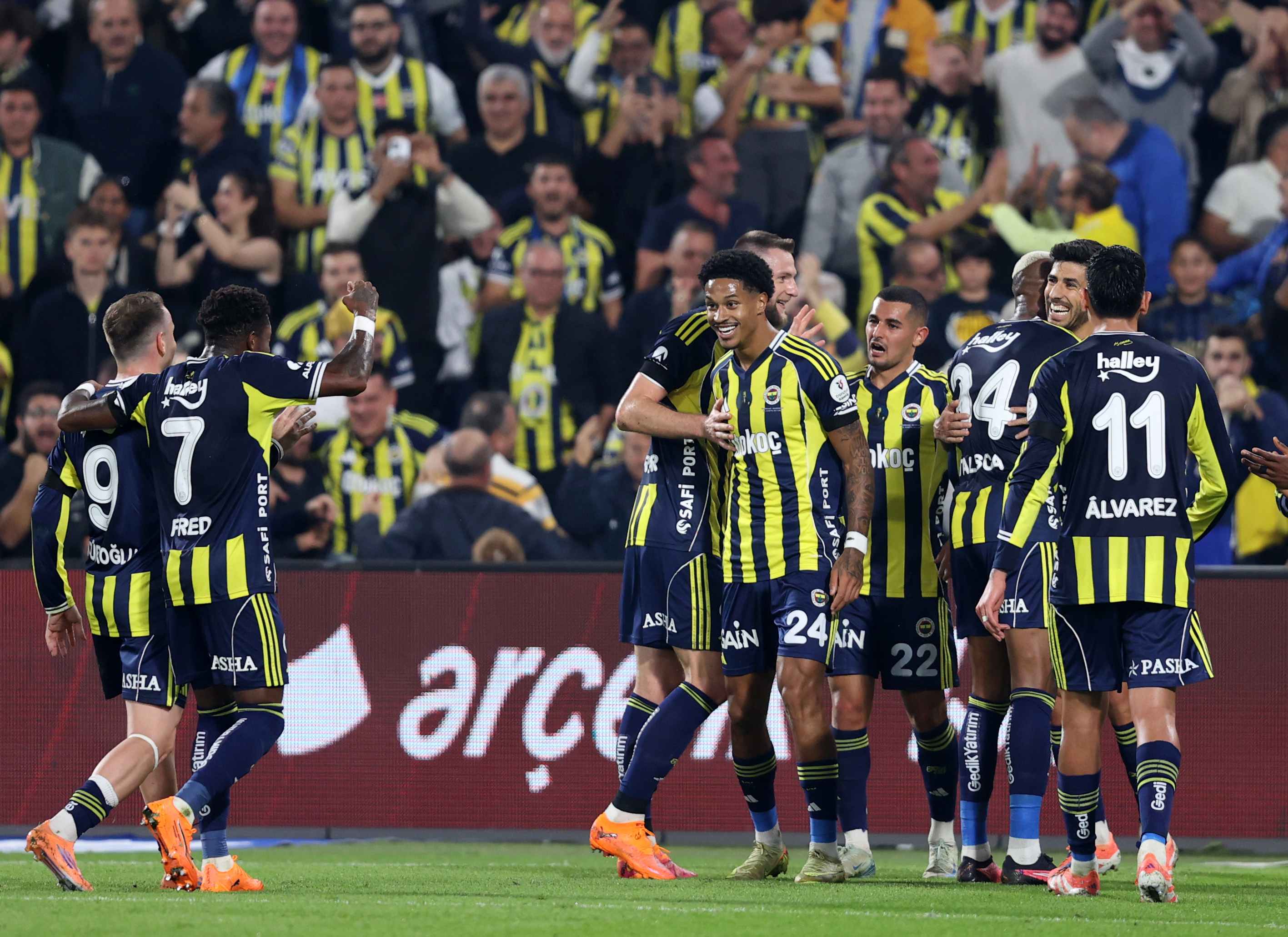 AA-20251109-39663950-39663930-FENERBAHCE_ZECORNER_KAYSERISPOR