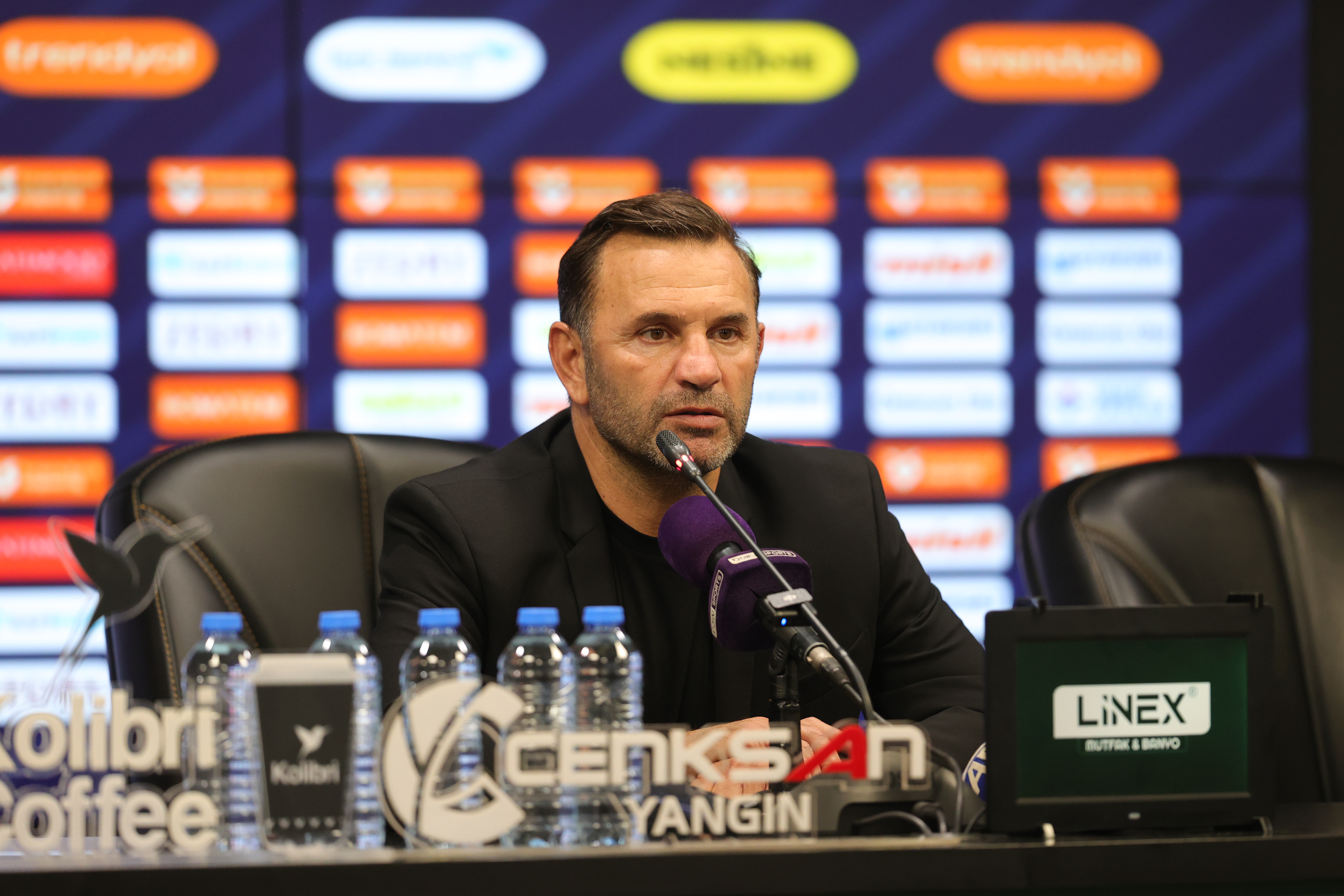 AA-20251109-39664091-39664089-KOCAELISPORGALATASARAY_MACININ_ARDINDAN